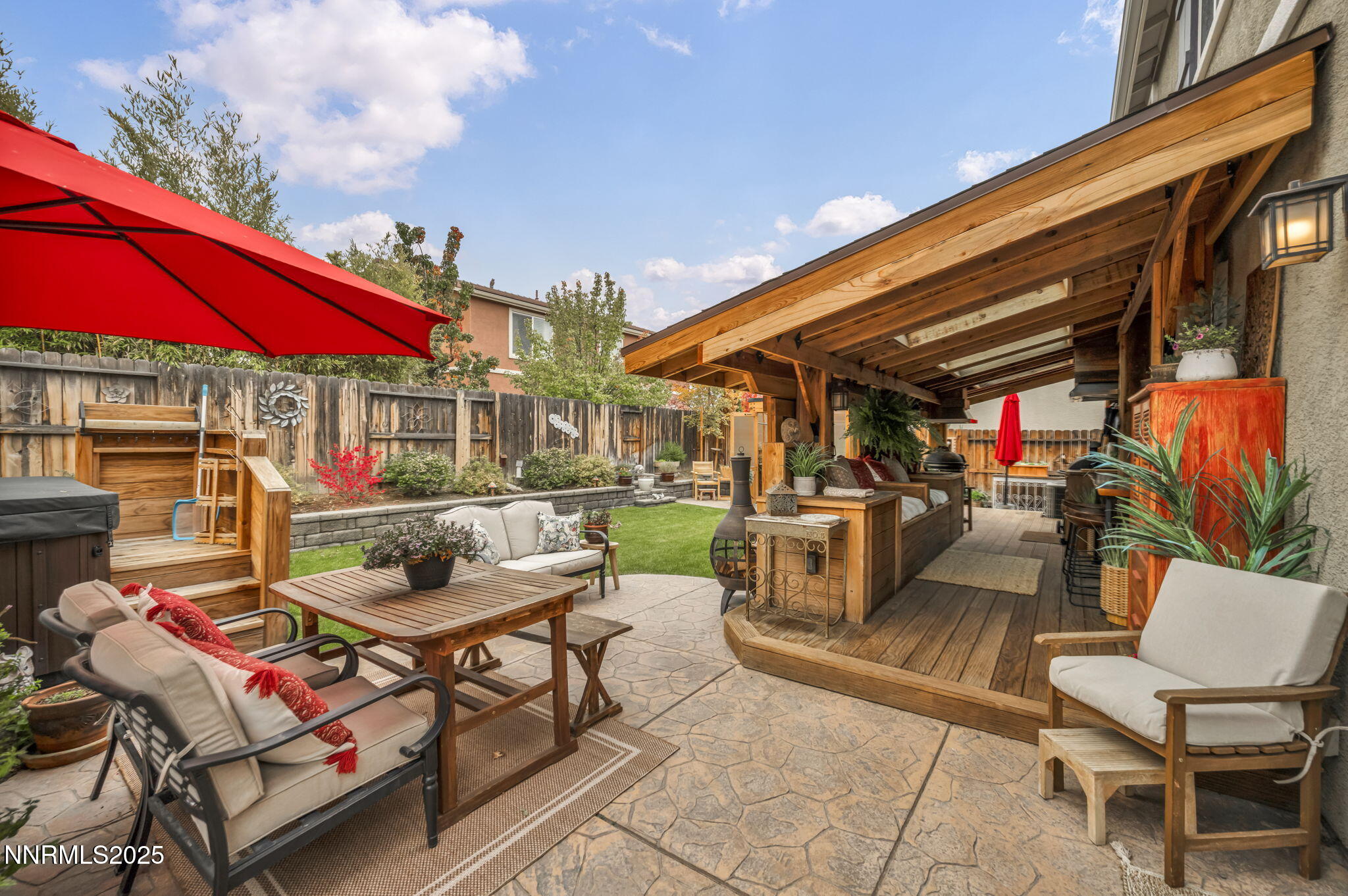 large-019a1788-4a9b-7265-bd88-1224092d3f