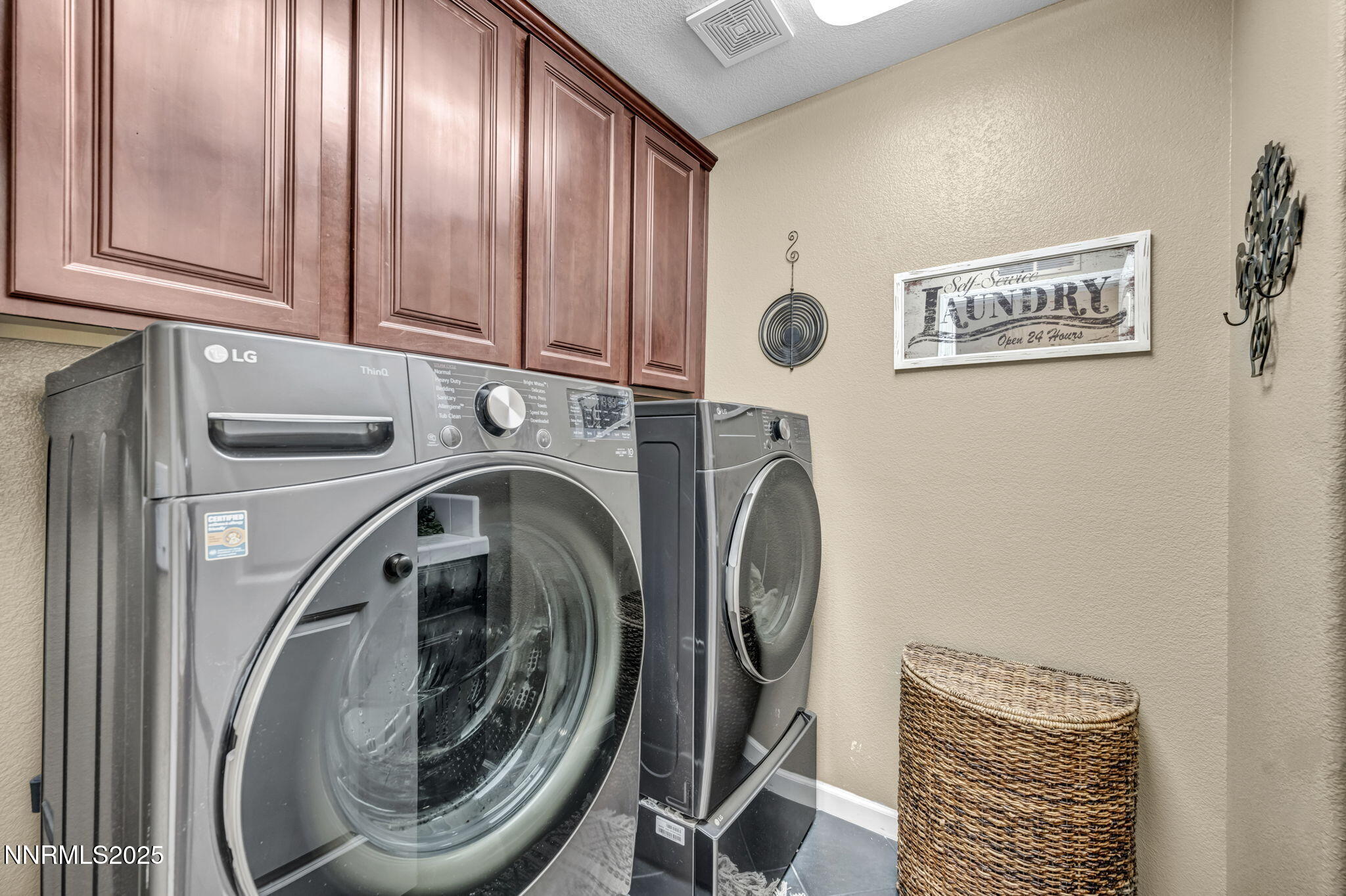 large-019a1788-5abb-7150-839a-9e108dfea5