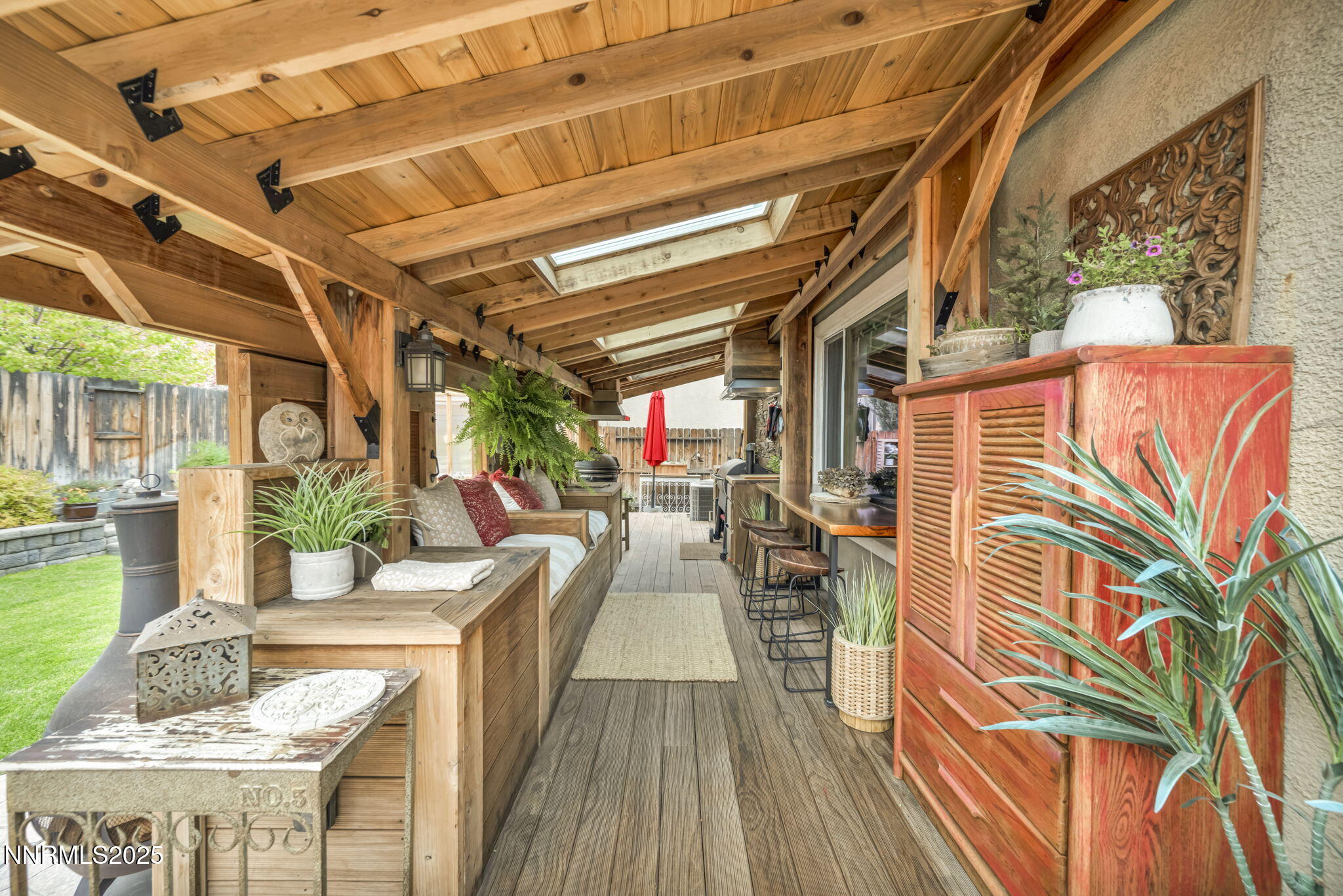 large-019a1788-4c1e-7221-a0ee-81390f99bc