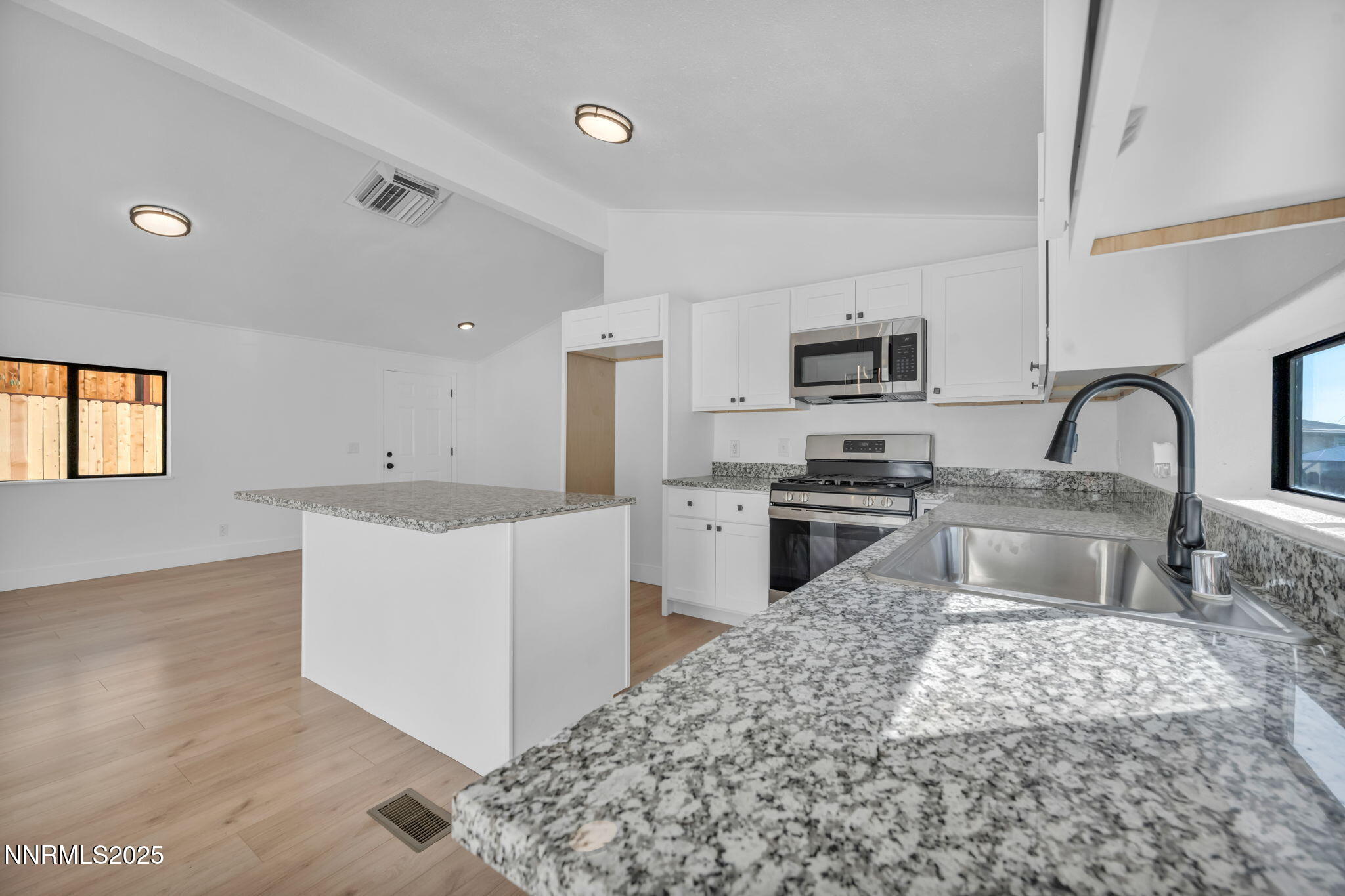 35-web-or-mls-2730-dahlia-wy