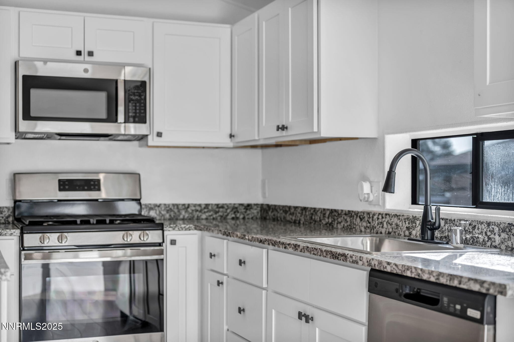 16-web-or-mls-2730-dahlia-wy