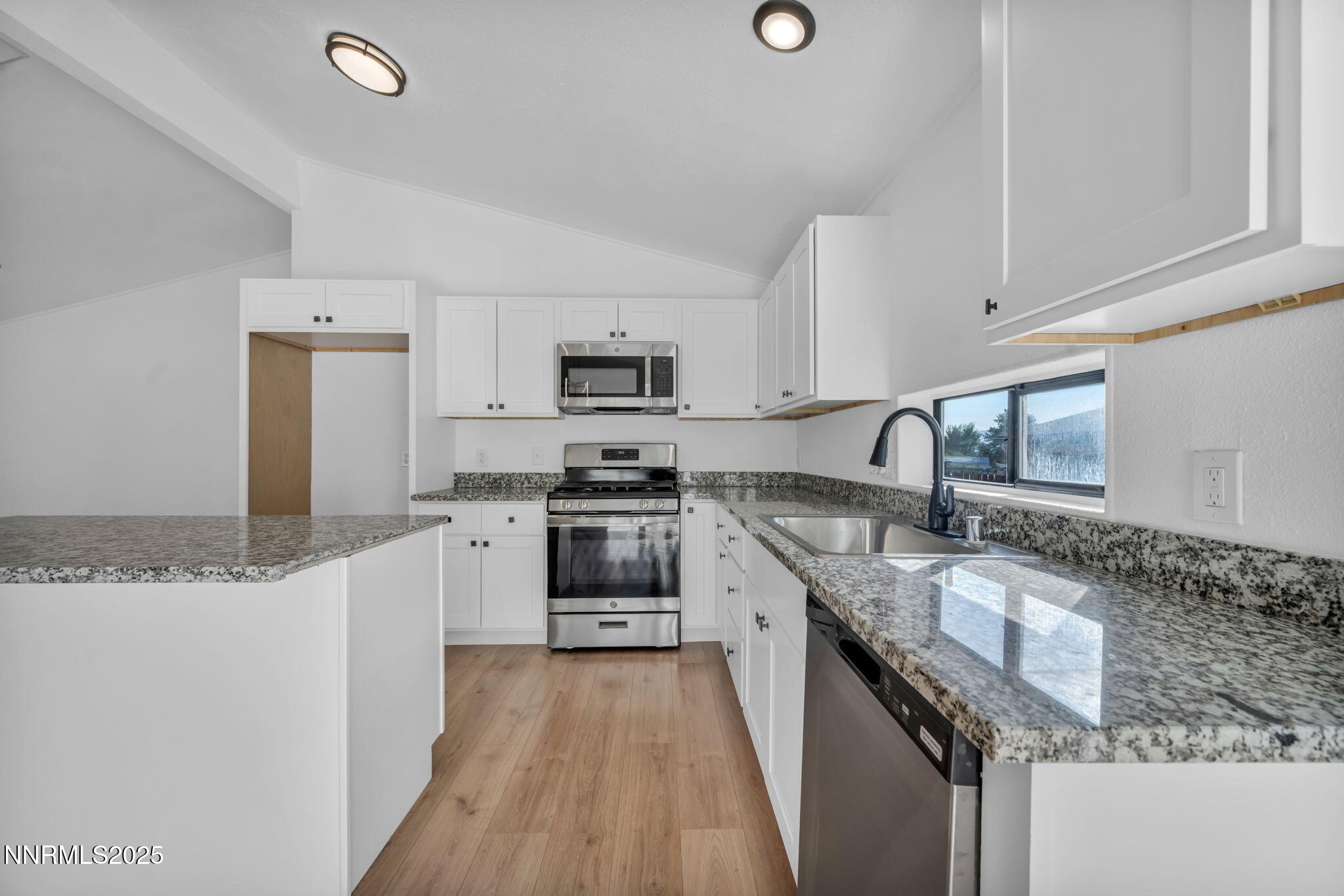 34-web-or-mls-2730-dahlia-wy