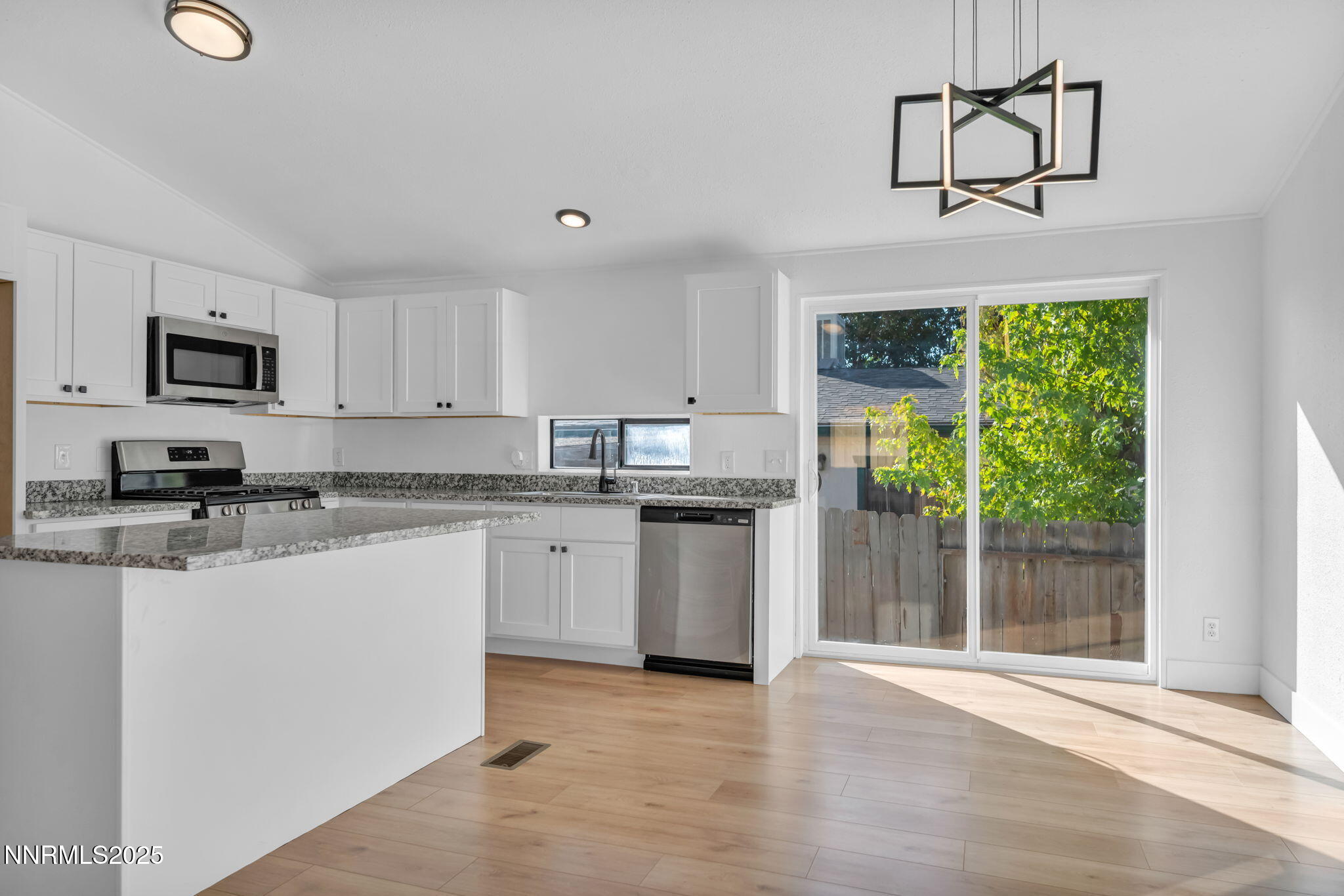 13-web-or-mls-2730-dahlia-wy