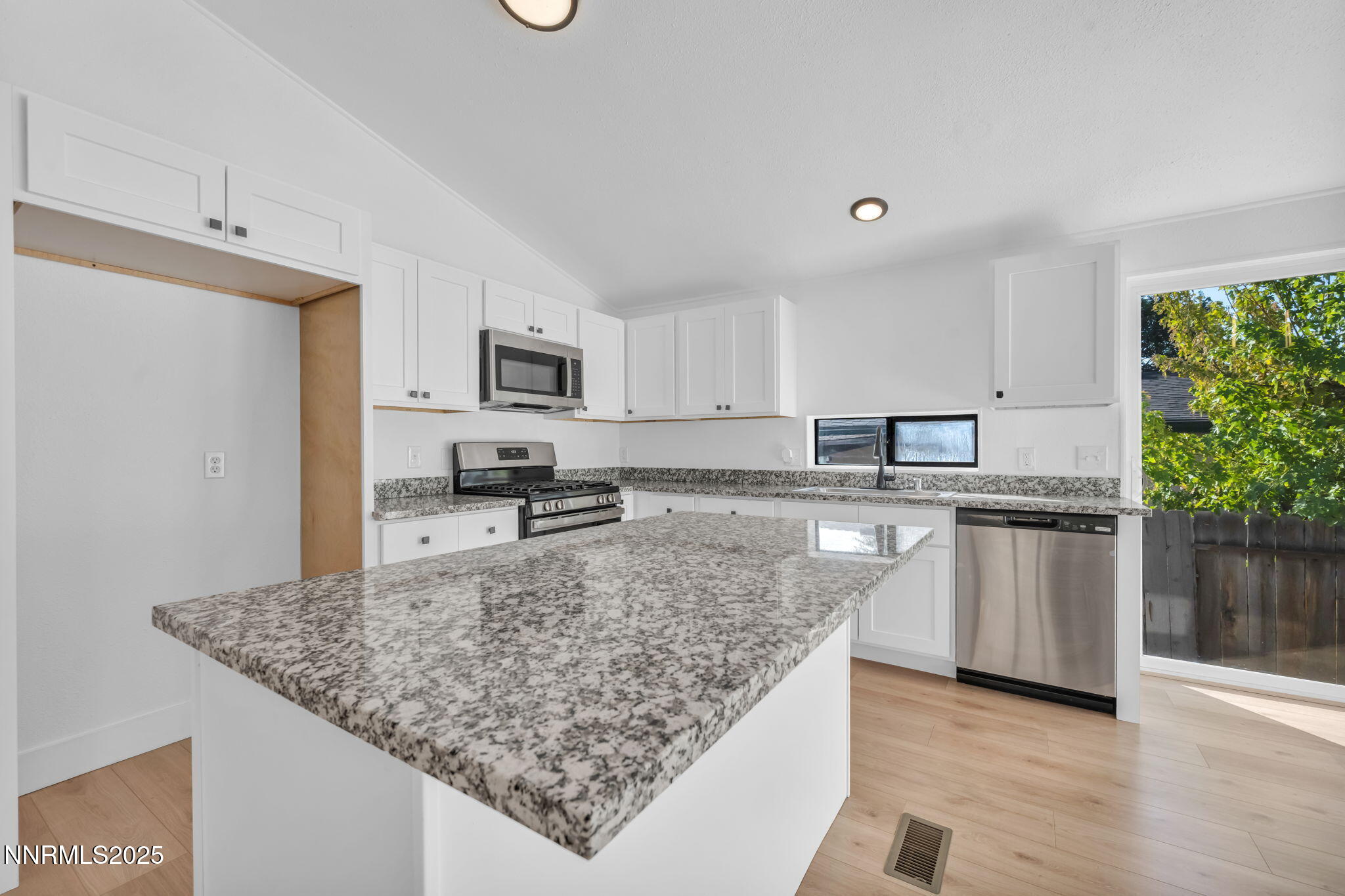 33-web-or-mls-2730-dahlia-wy