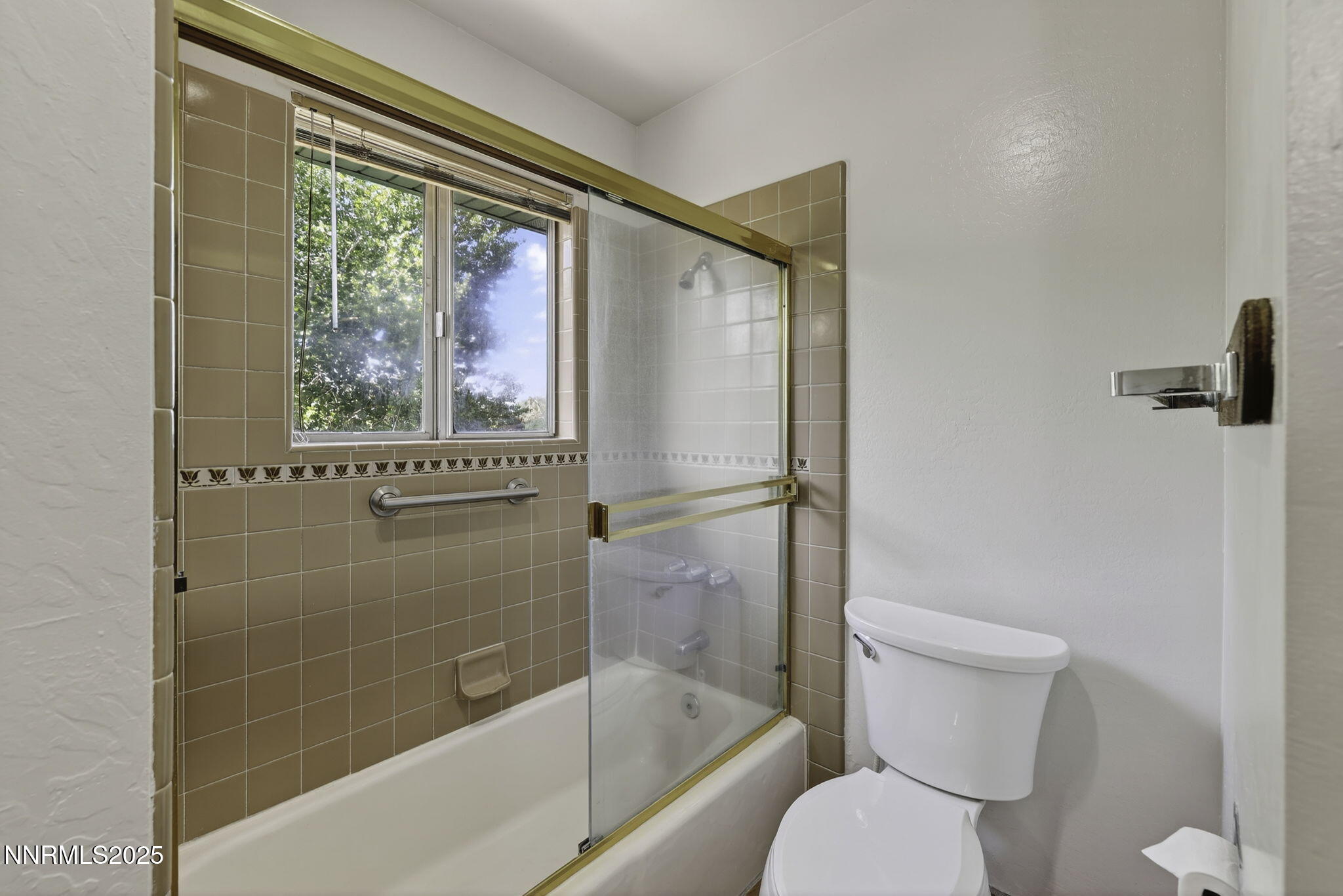 42-web-or-mls-1051 Riverview-35