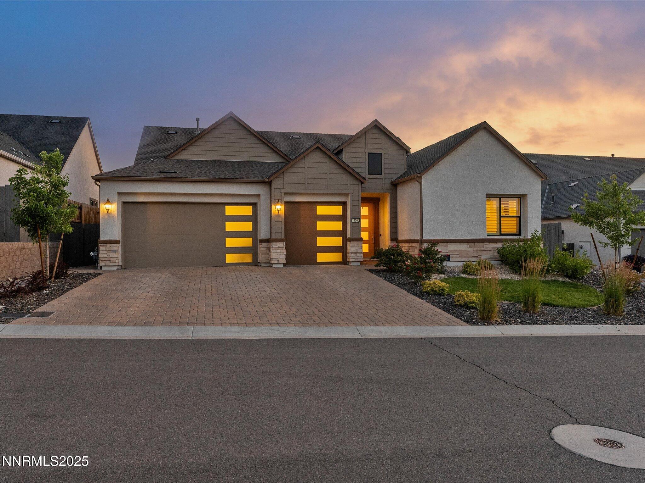 01-13545 Cobalt Sky St-100