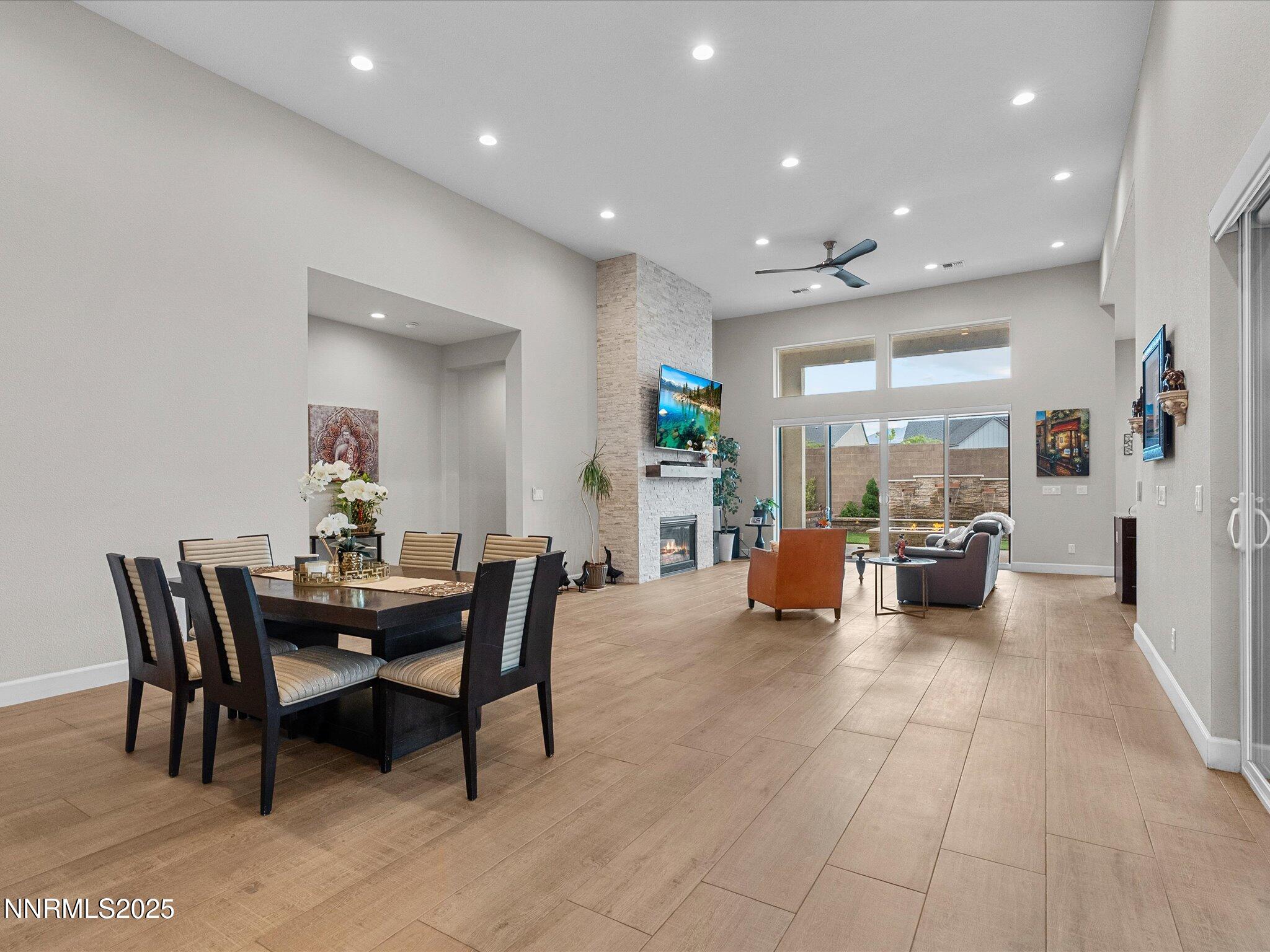 30-13545 Cobalt Sky St-129