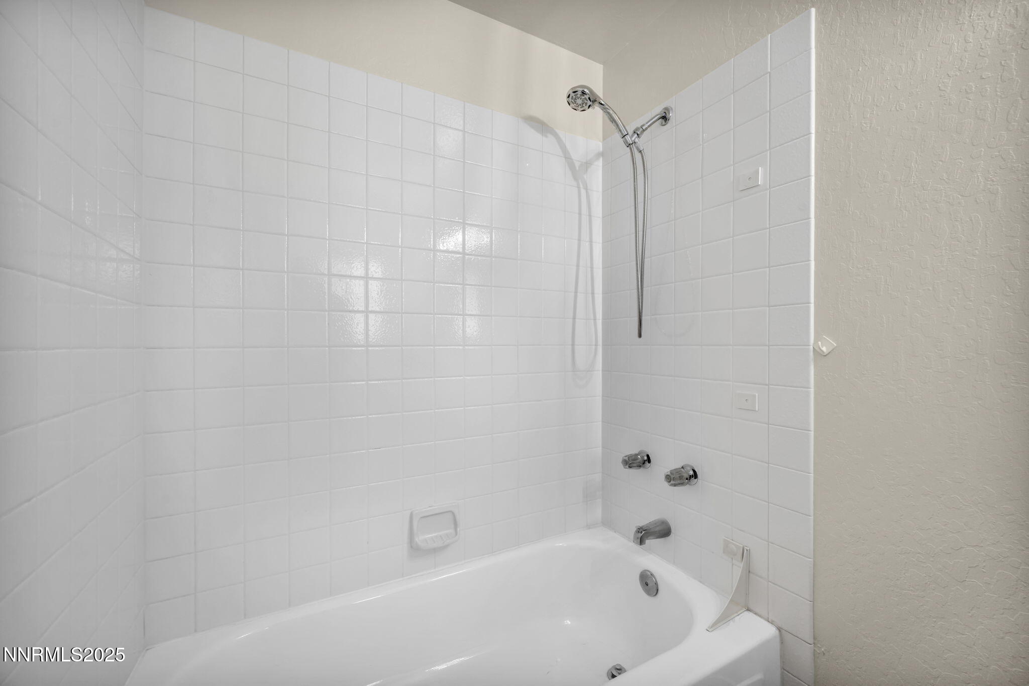 16-web-or-mls-1664-shadow-wood-rd