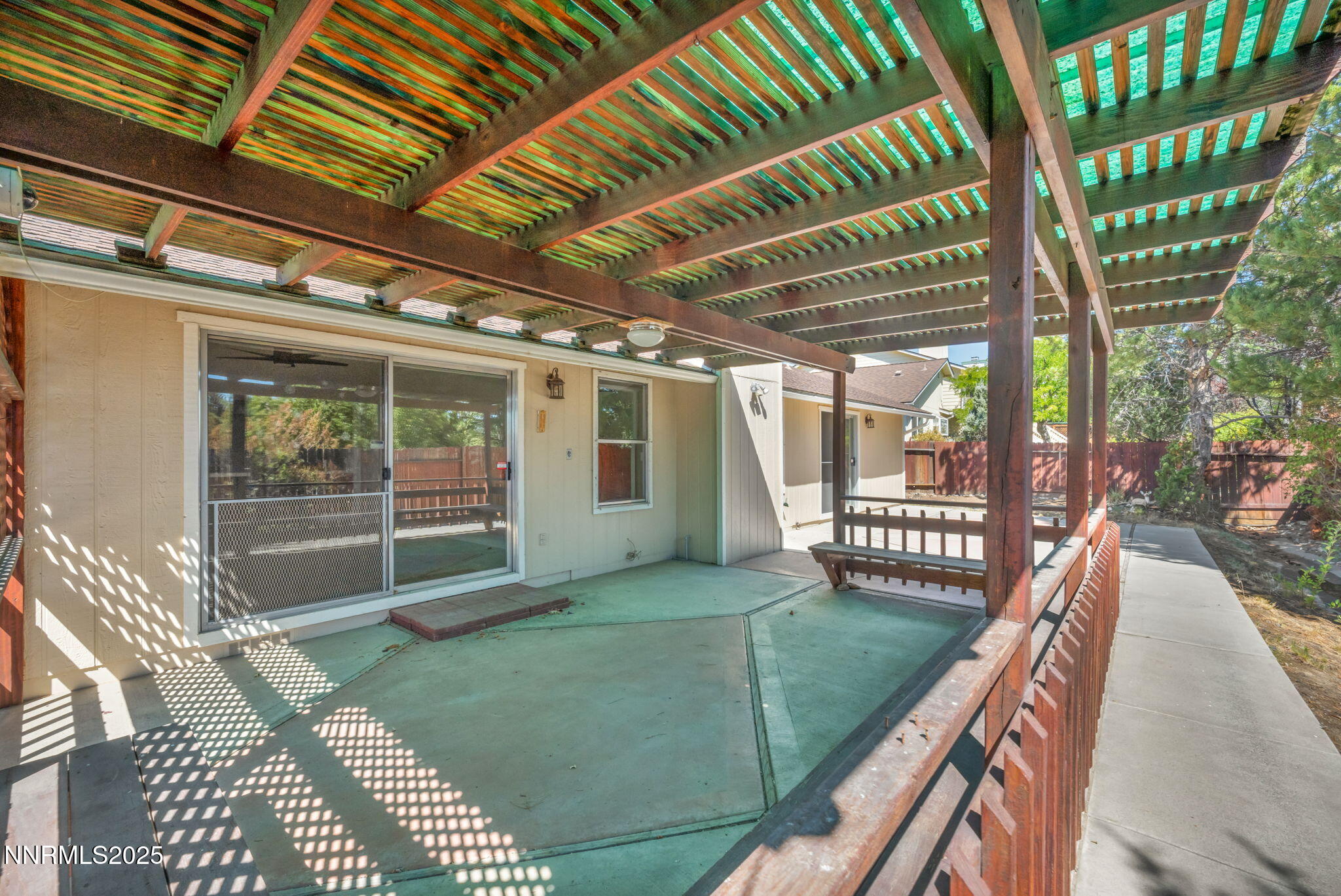 12-web-or-mls-1664-shadow-wood-rd