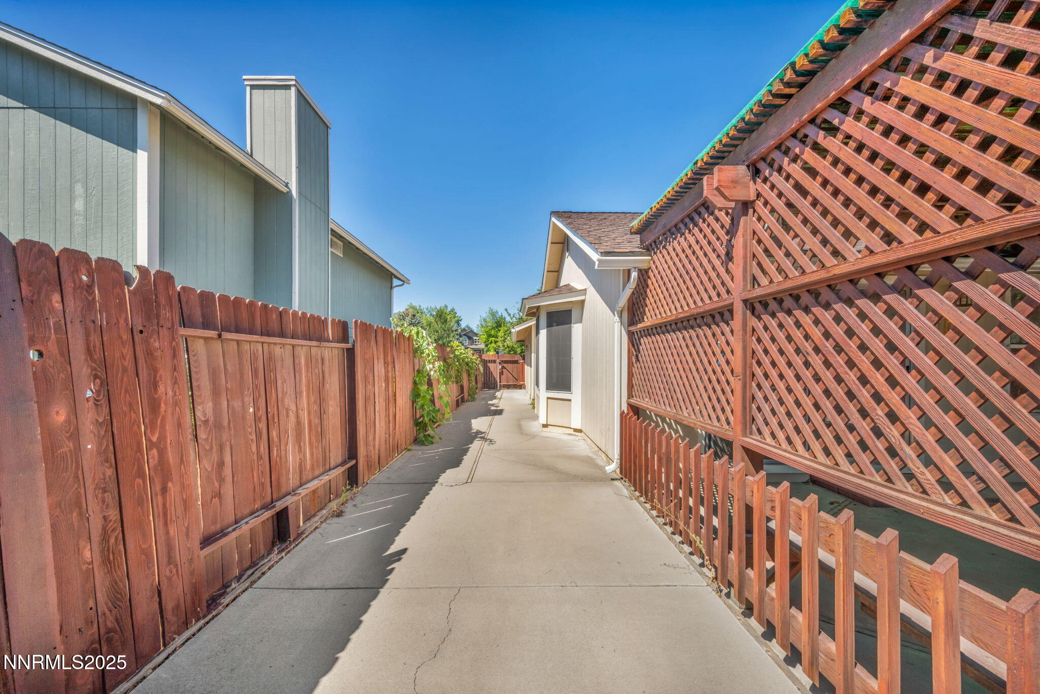 7-web-or-mls-1664-shadow-wood-rd