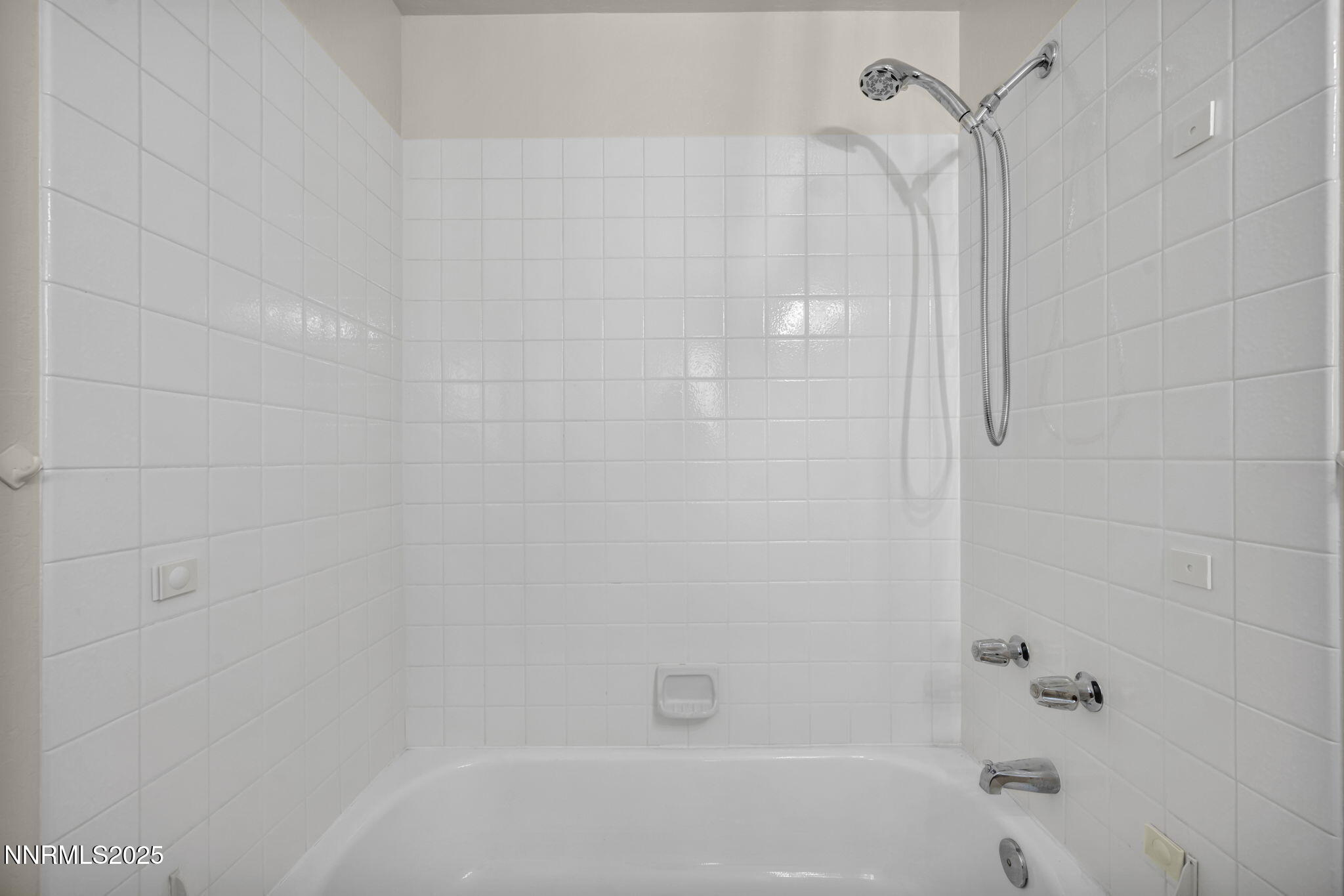 17-web-or-mls-1664-shadow-wood-rd