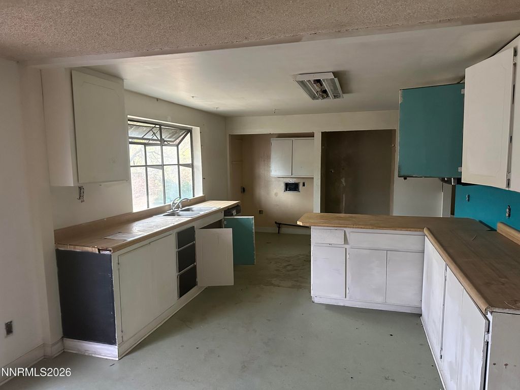 Photo of 28 Arndell Way, Sparks, NV 89431 (MLS # 260000868)