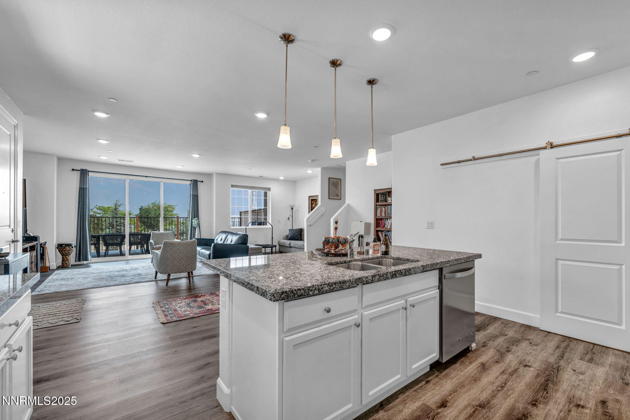 26-web-or-mls-2014-cradle-mountain-dr-2