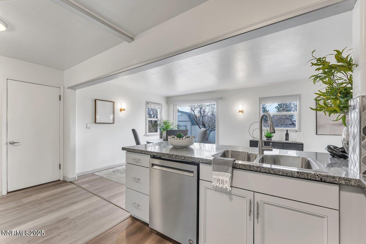 1155 Wesley Dr Reno NV 89503 17 of 45