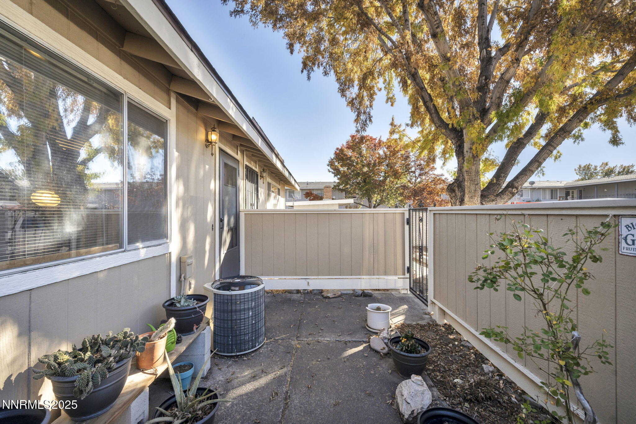 Carson City, Nevada 89701, United States, 3 Bedrooms Bedrooms, ,3 BathroomsBathrooms,Residential,Active,240118