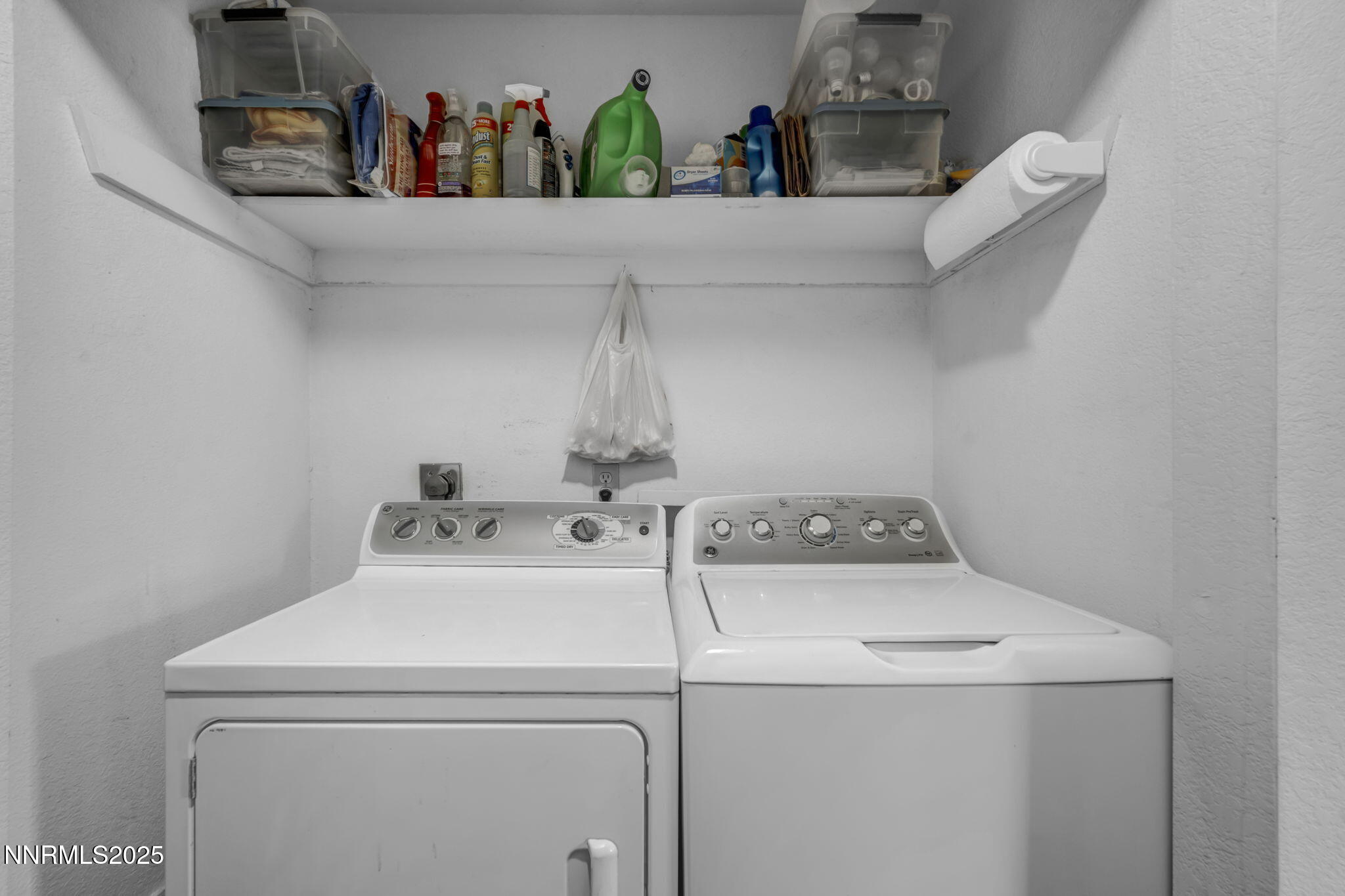 Carson City, Nevada 89701, United States, 3 Bedrooms Bedrooms, ,3 BathroomsBathrooms,Residential,Active,240118