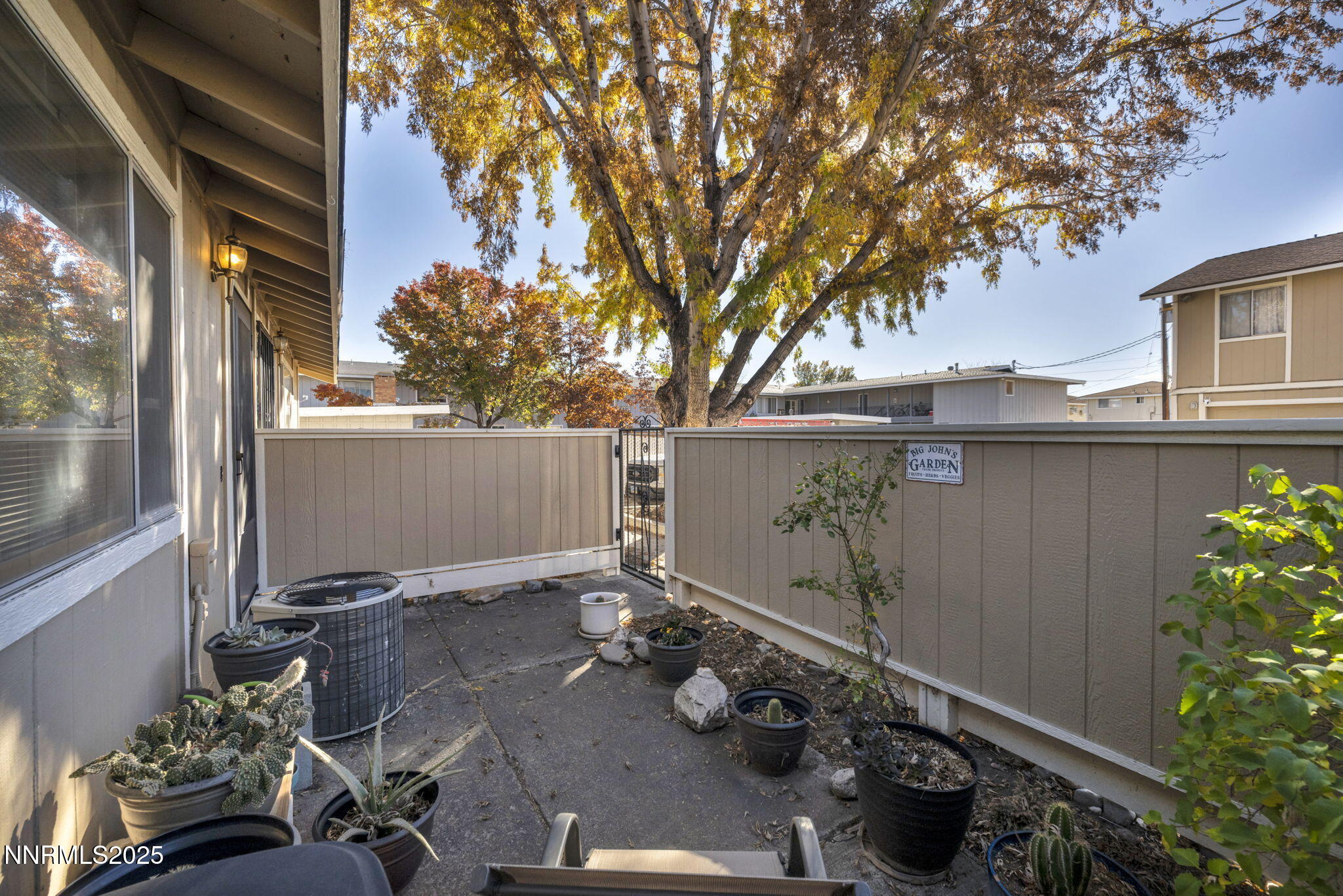 Carson City, Nevada 89701, United States, 3 Bedrooms Bedrooms, ,3 BathroomsBathrooms,Residential,Active,240118