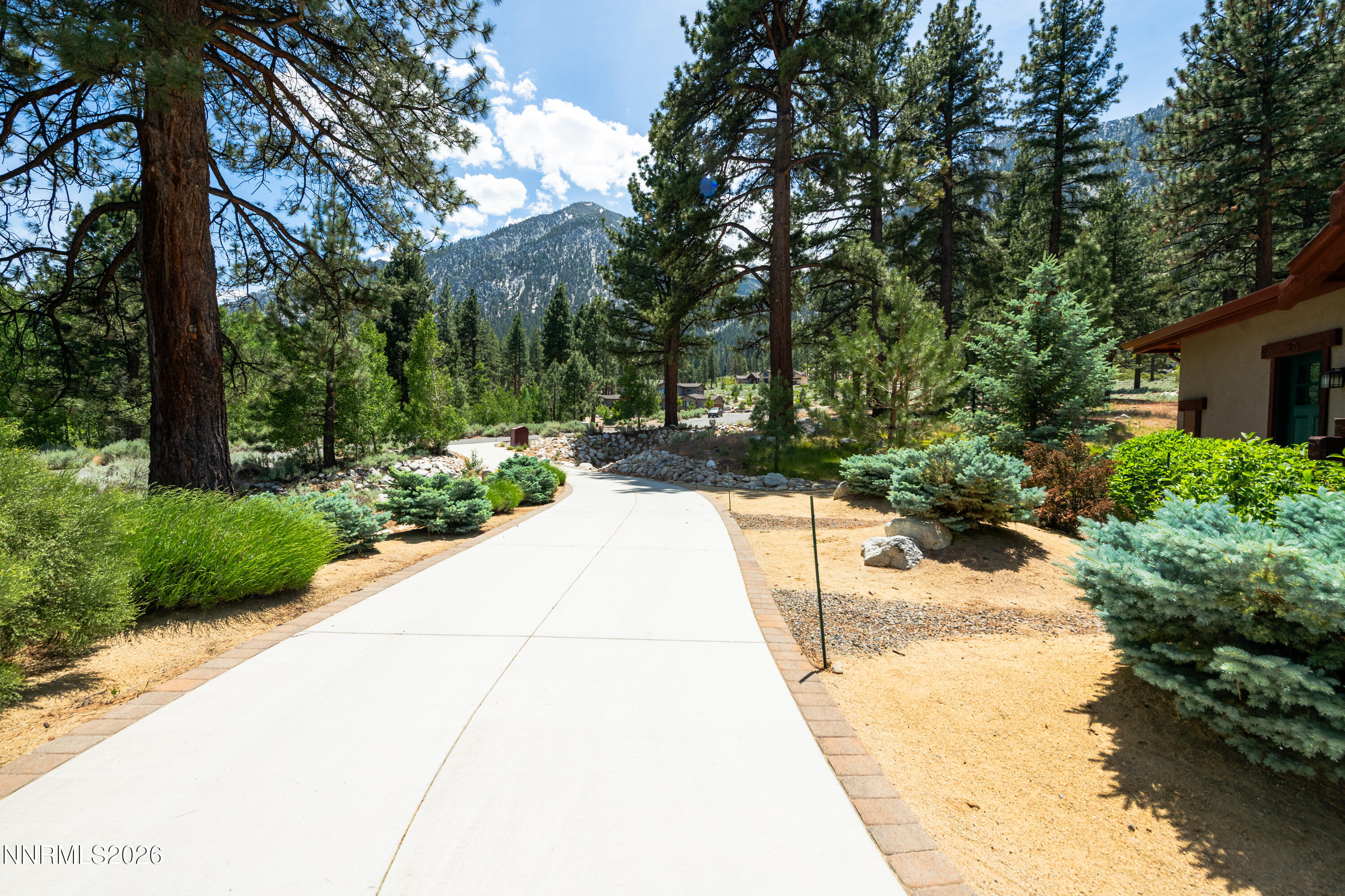 271 Forest Hill Way-2