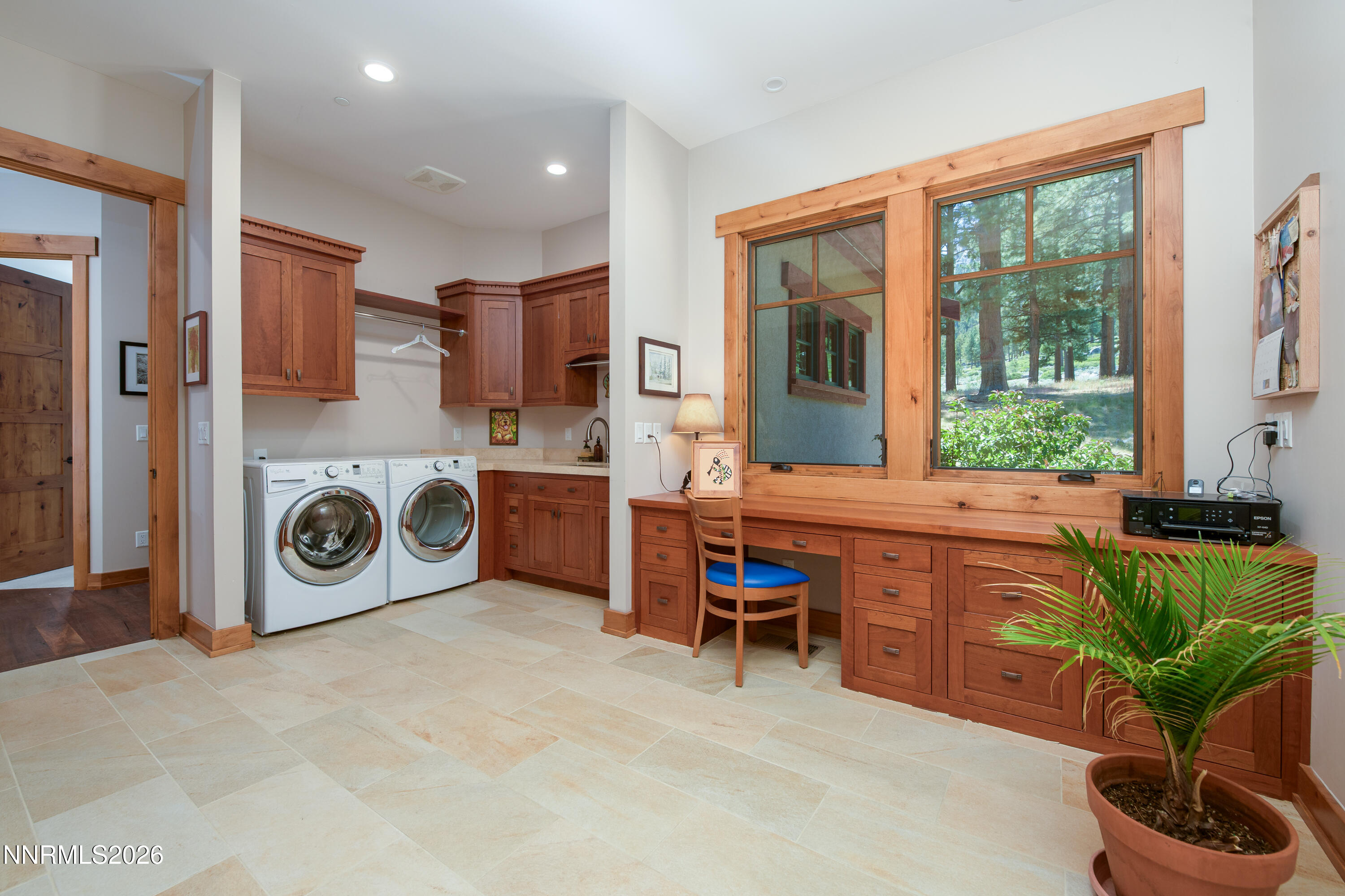 271 Forest Hill Way-27