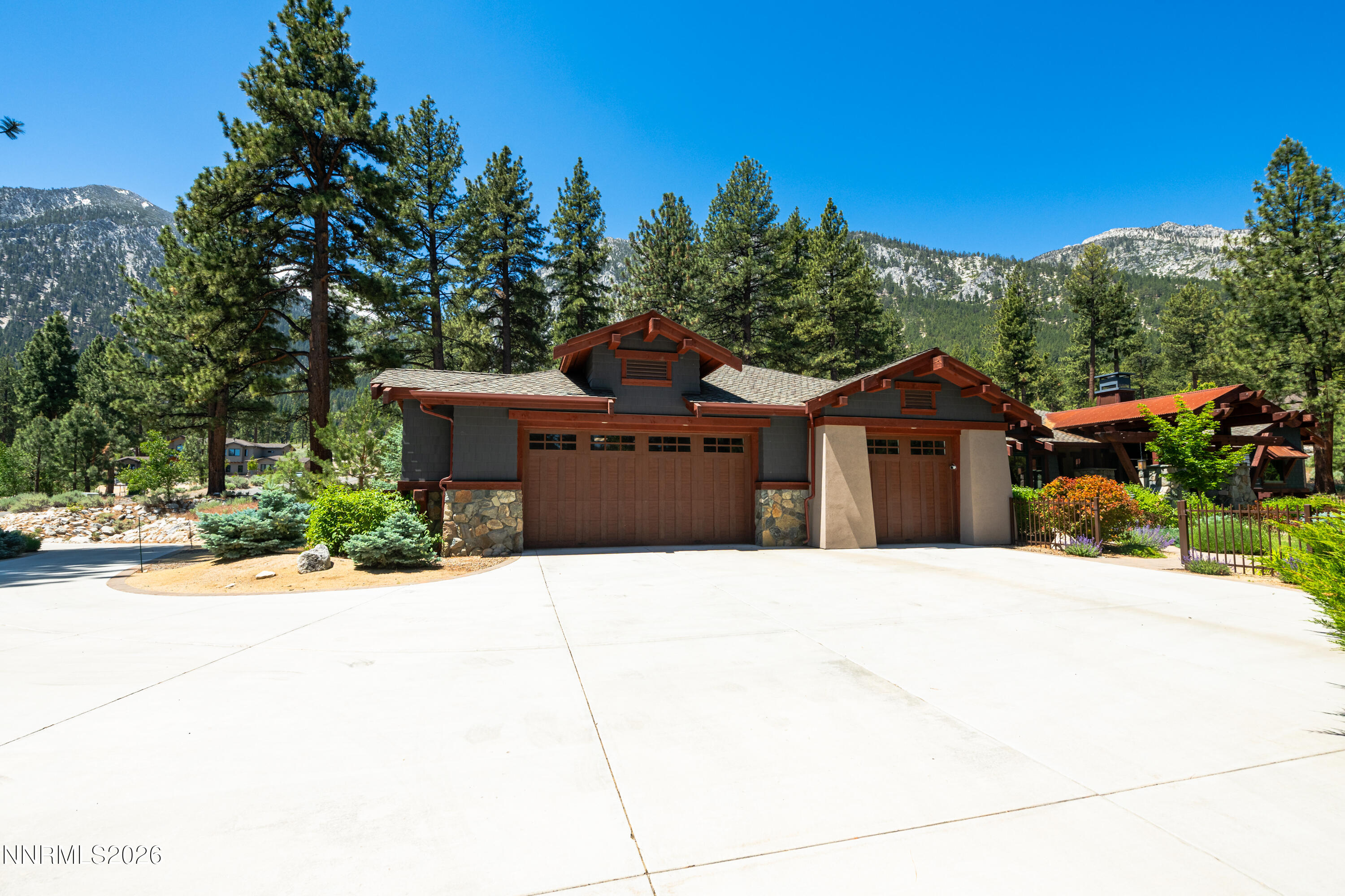 271 Forest Hill Way-12