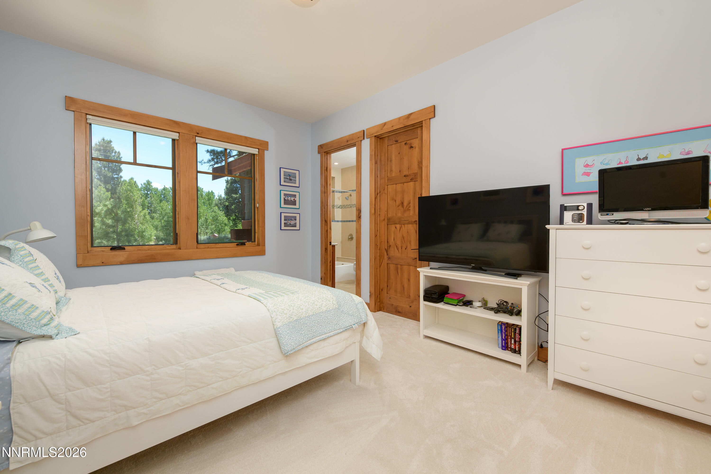 271 Forest Hill Way-32