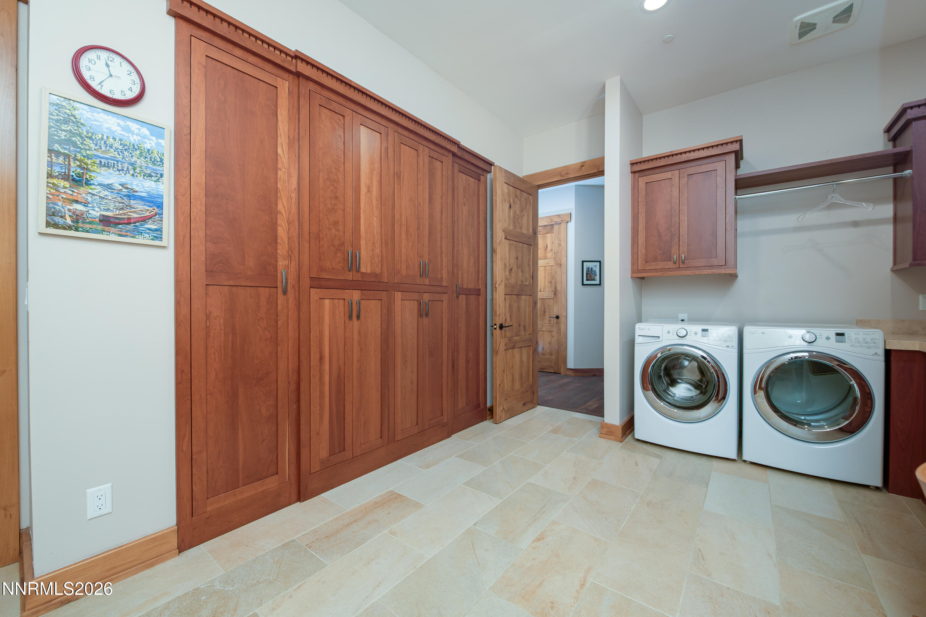 271 Forest Hill Way-28