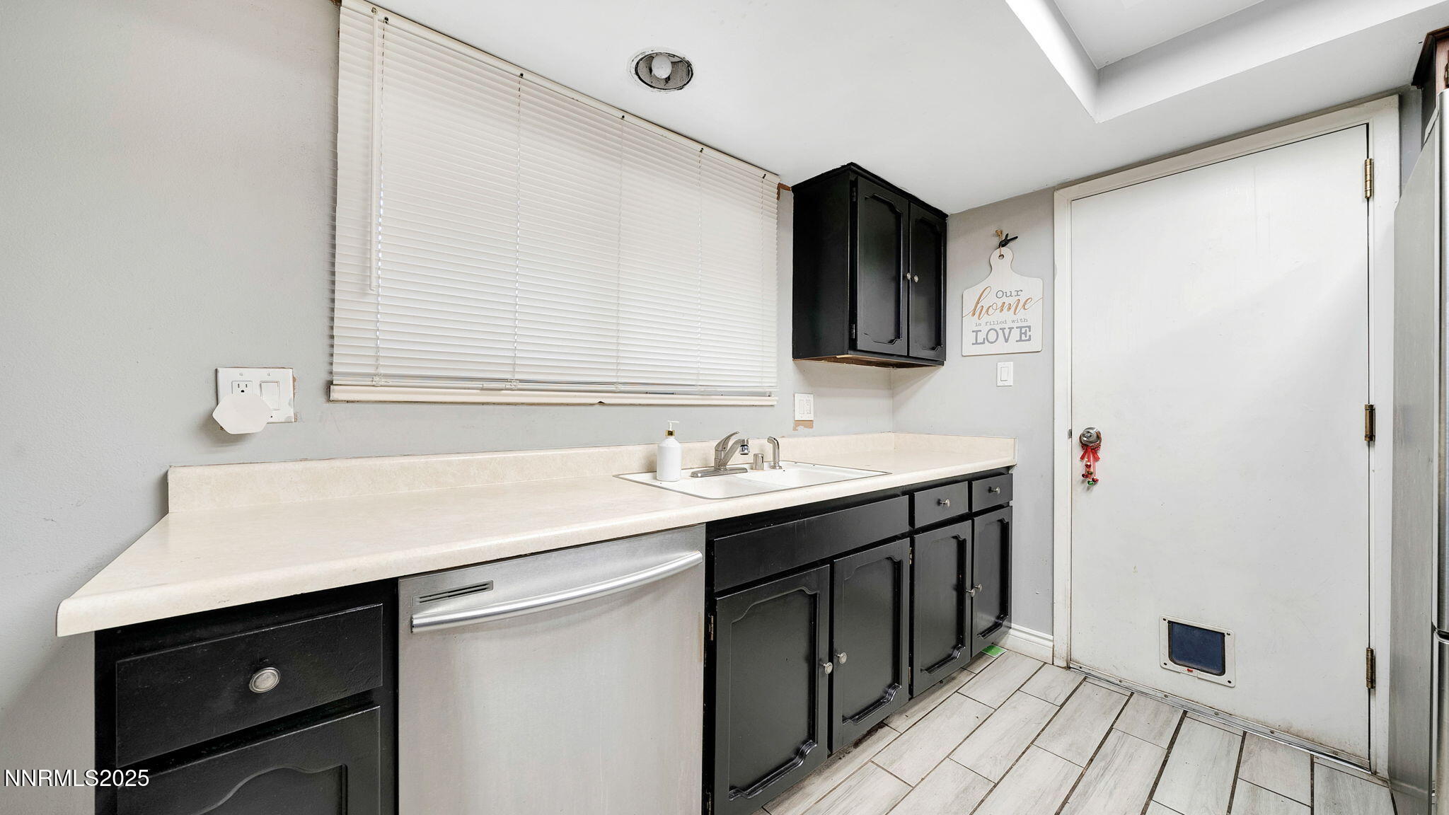 23-DSC02037_38_39_41-Edit