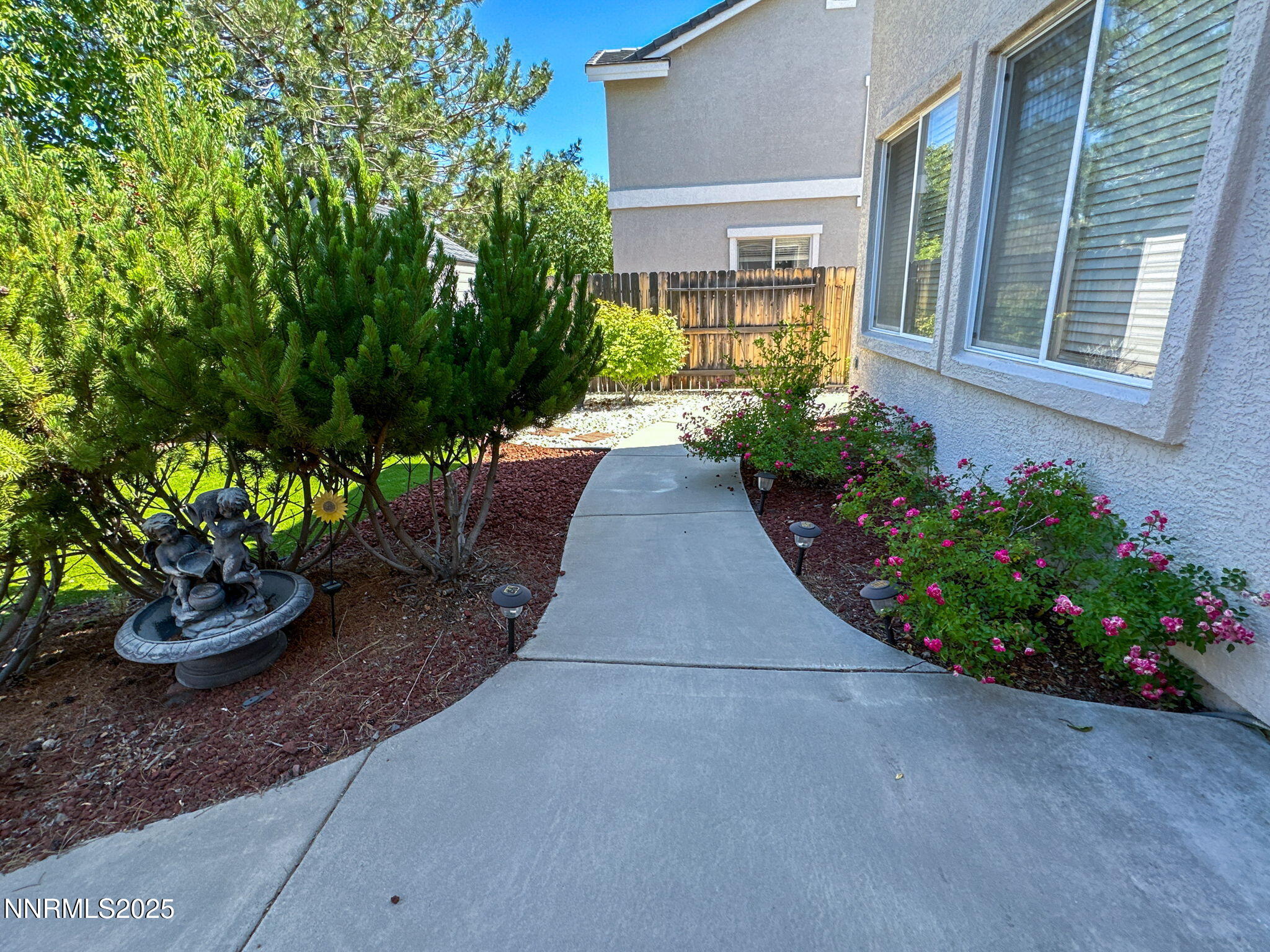 8-web-or-mls-Back Yard 4