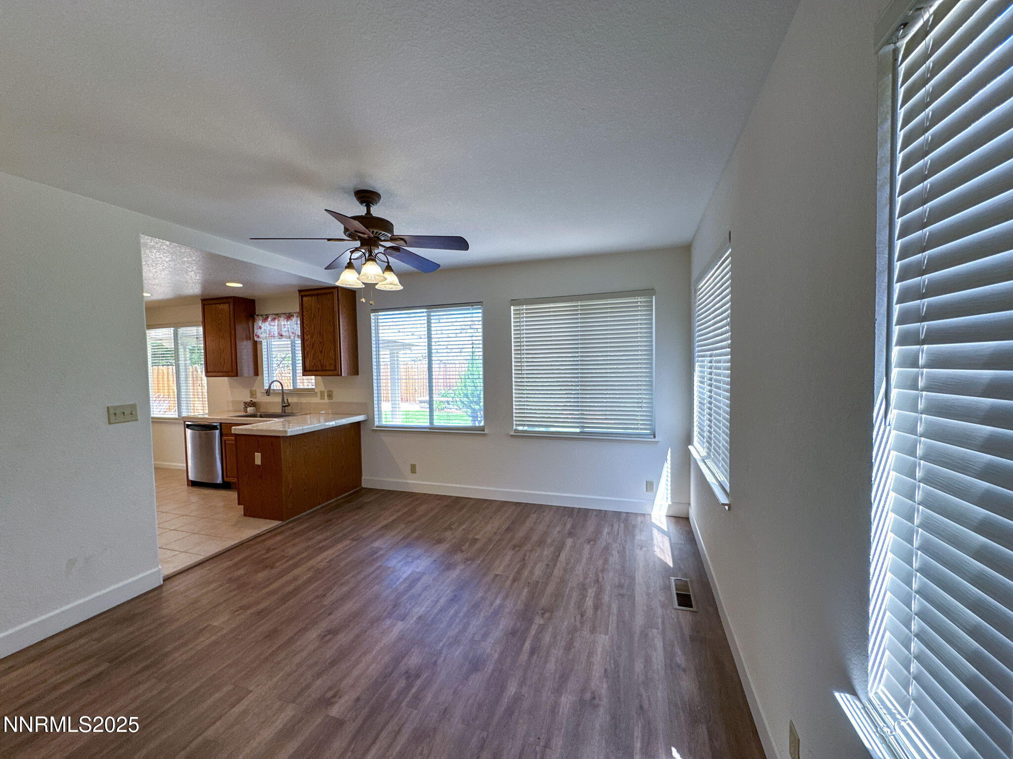 9-web-or-mls-Dining 1