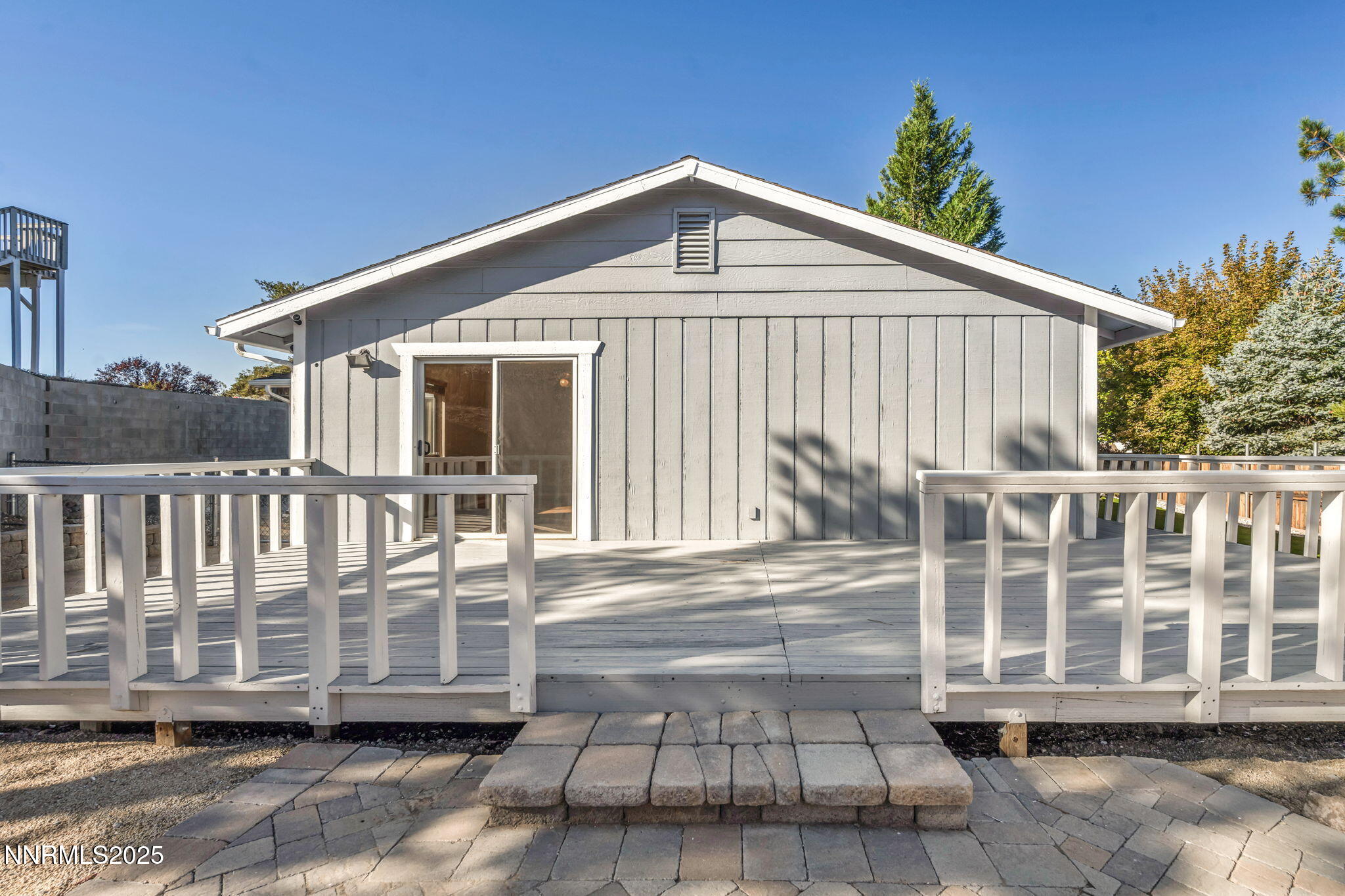 35-web-or-mls-7385-pembroke-dr