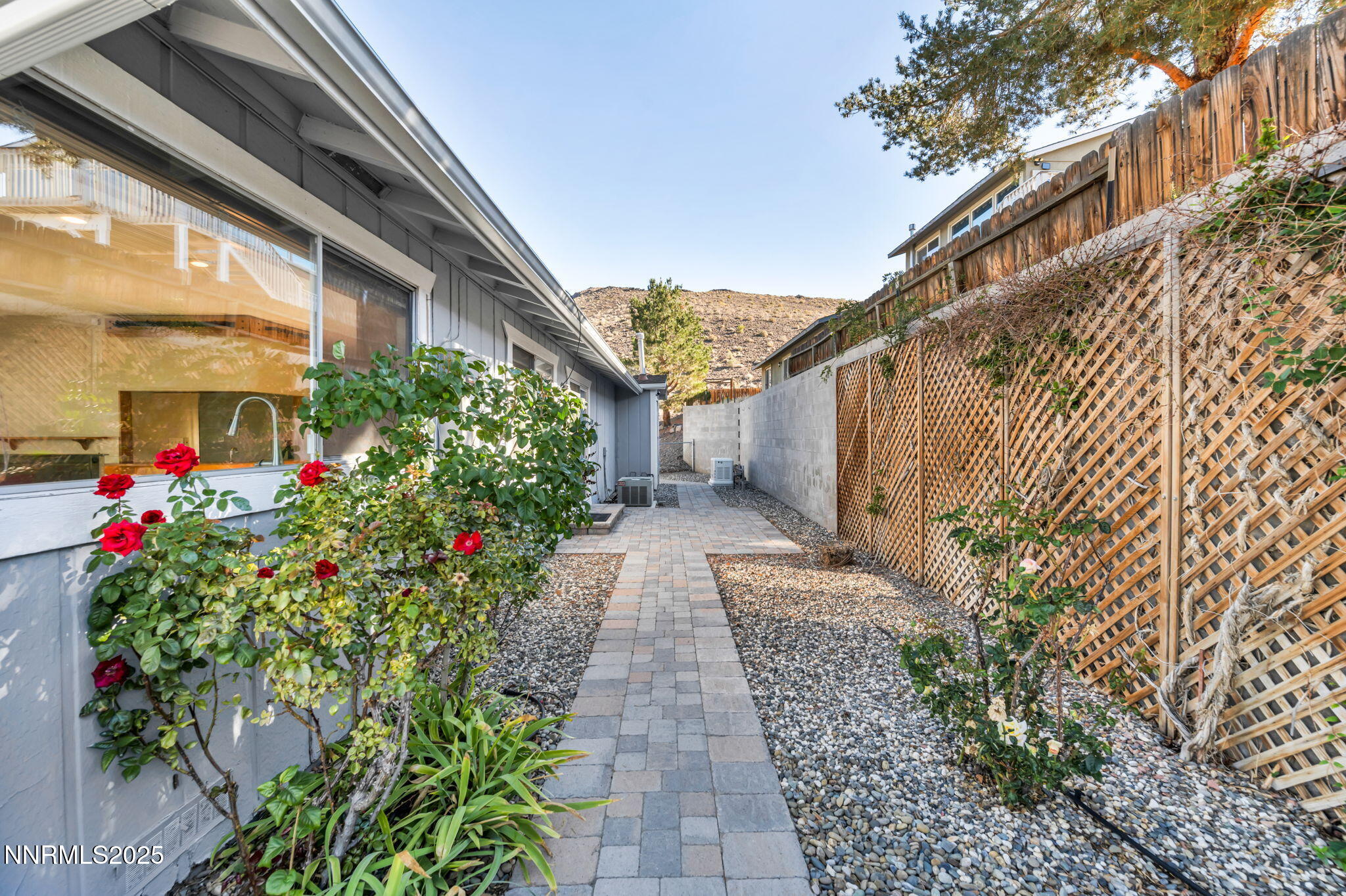 59-web-or-mls-7385-pembroke-dr