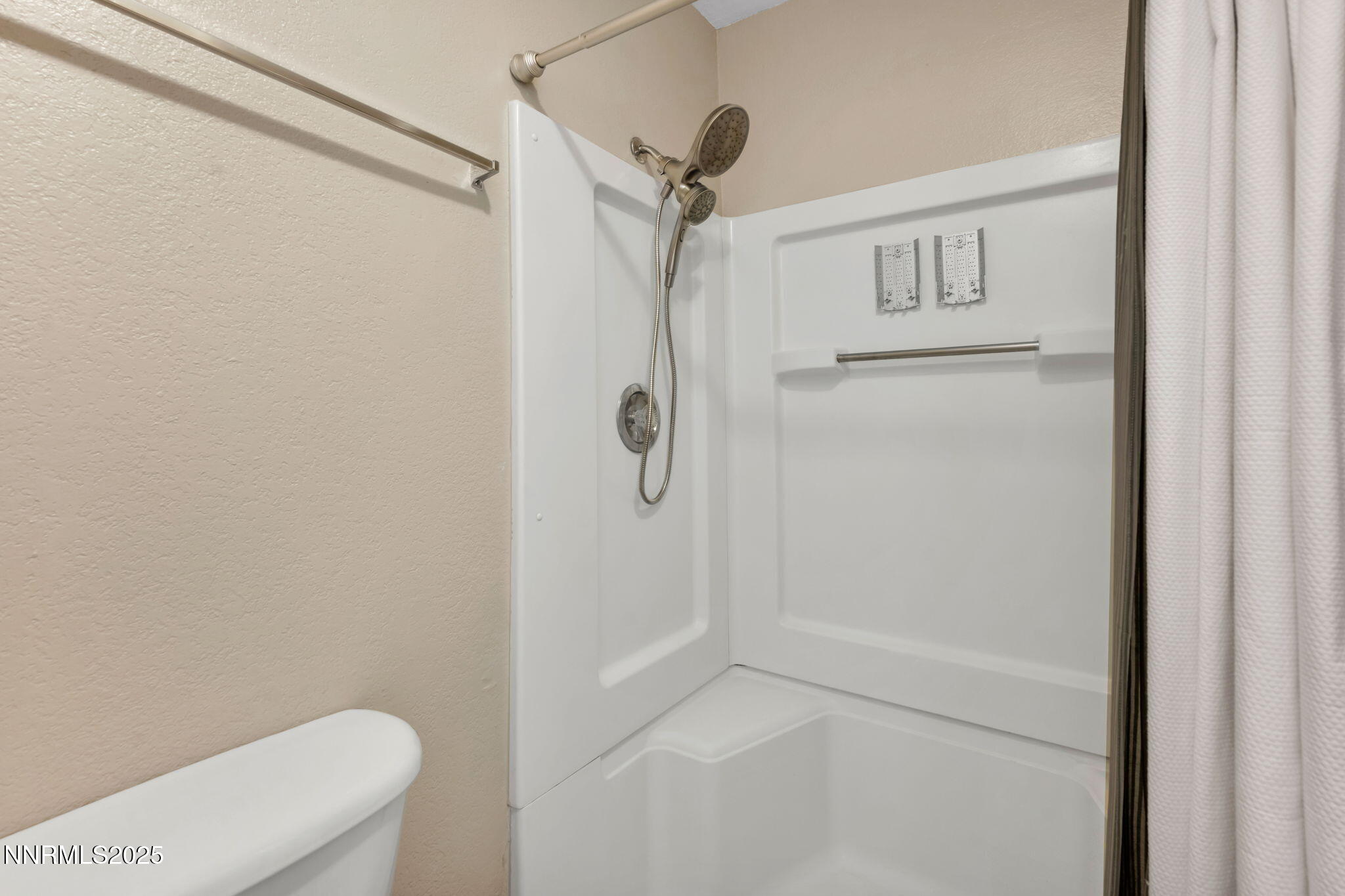 121-web-or-mls-7385-pembroke-dr