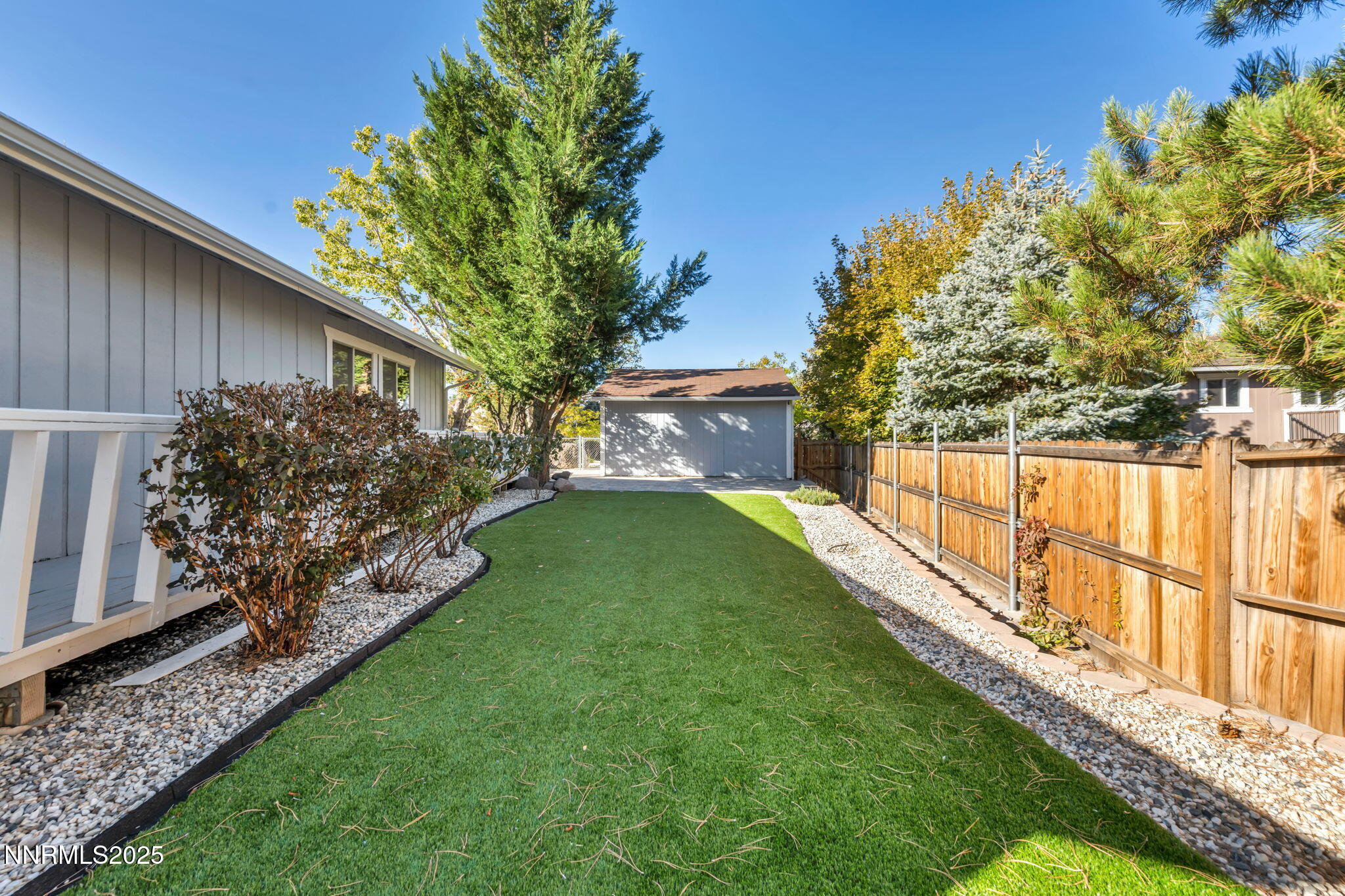 50-web-or-mls-7385-pembroke-dr