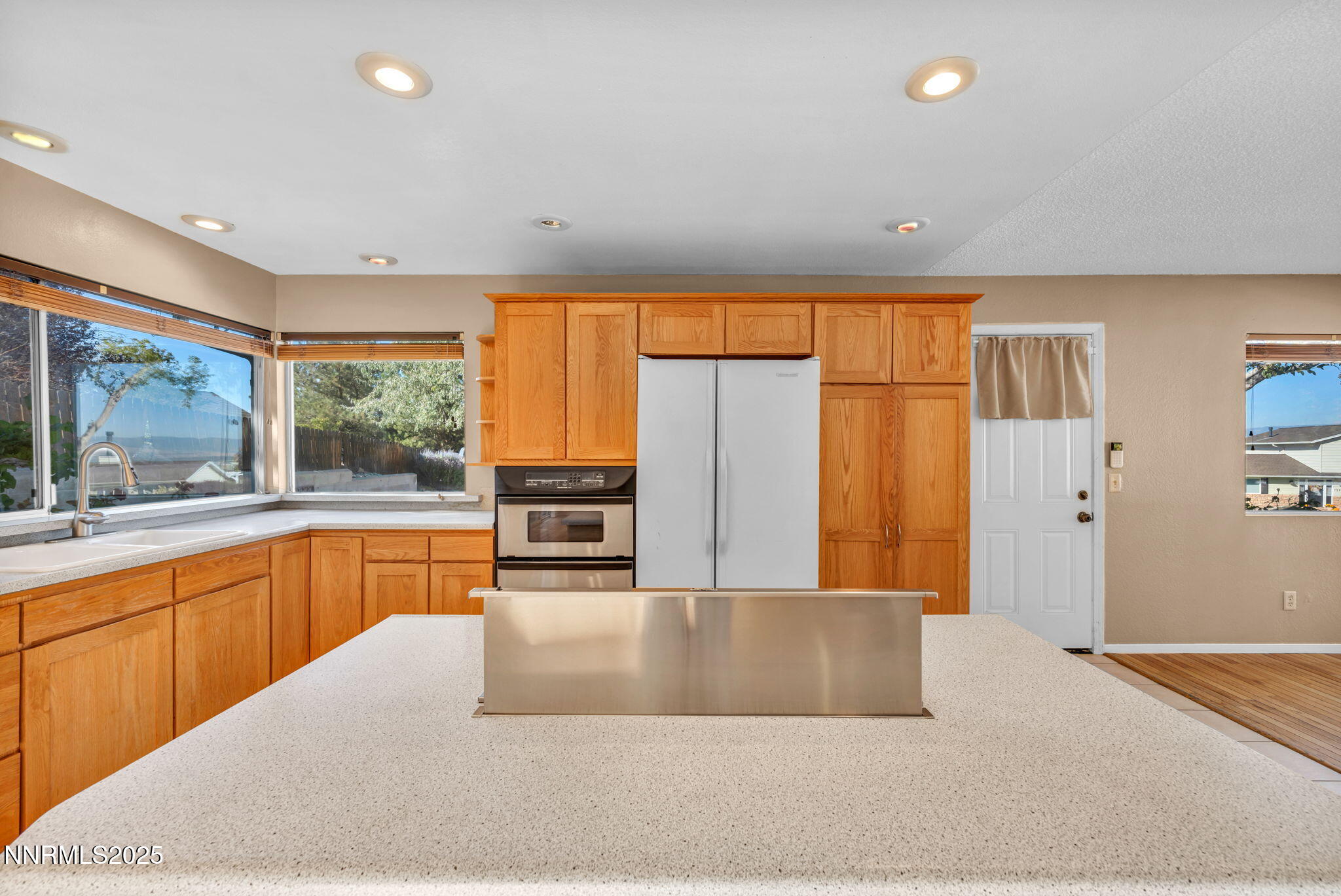 72-web-or-mls-7385-pembroke-dr