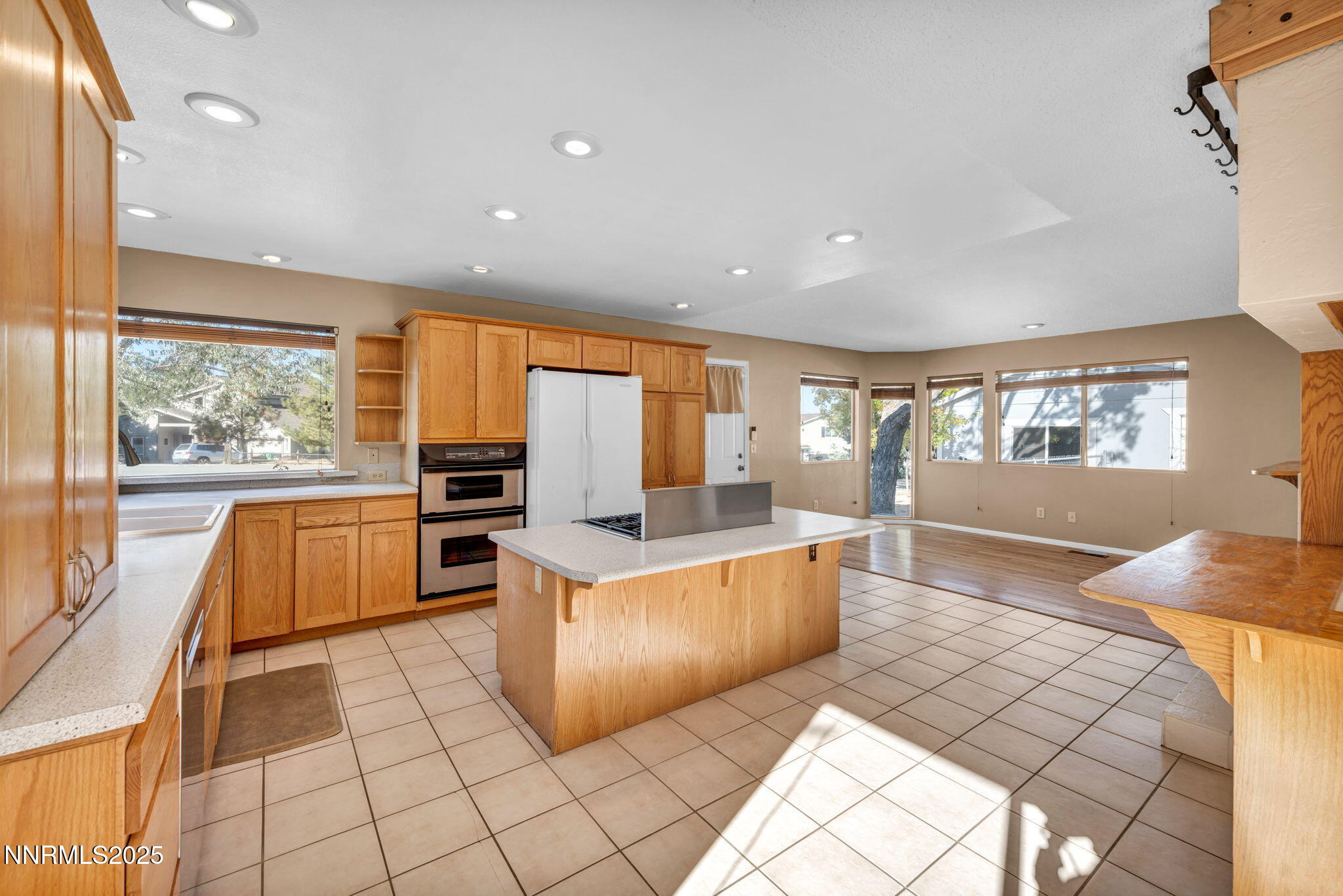 73-web-or-mls-7385-pembroke-dr