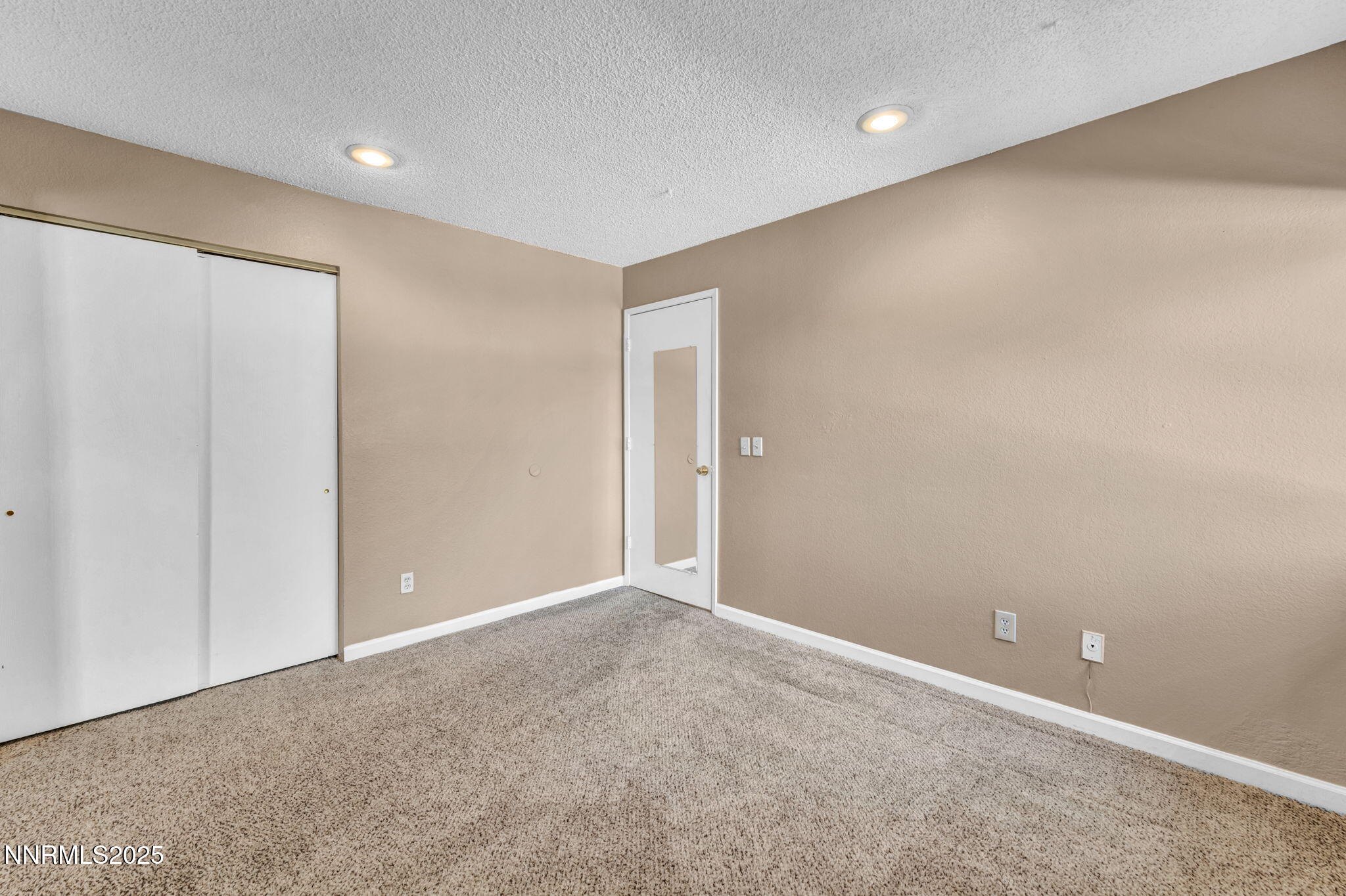 96-web-or-mls-7385-pembroke-dr