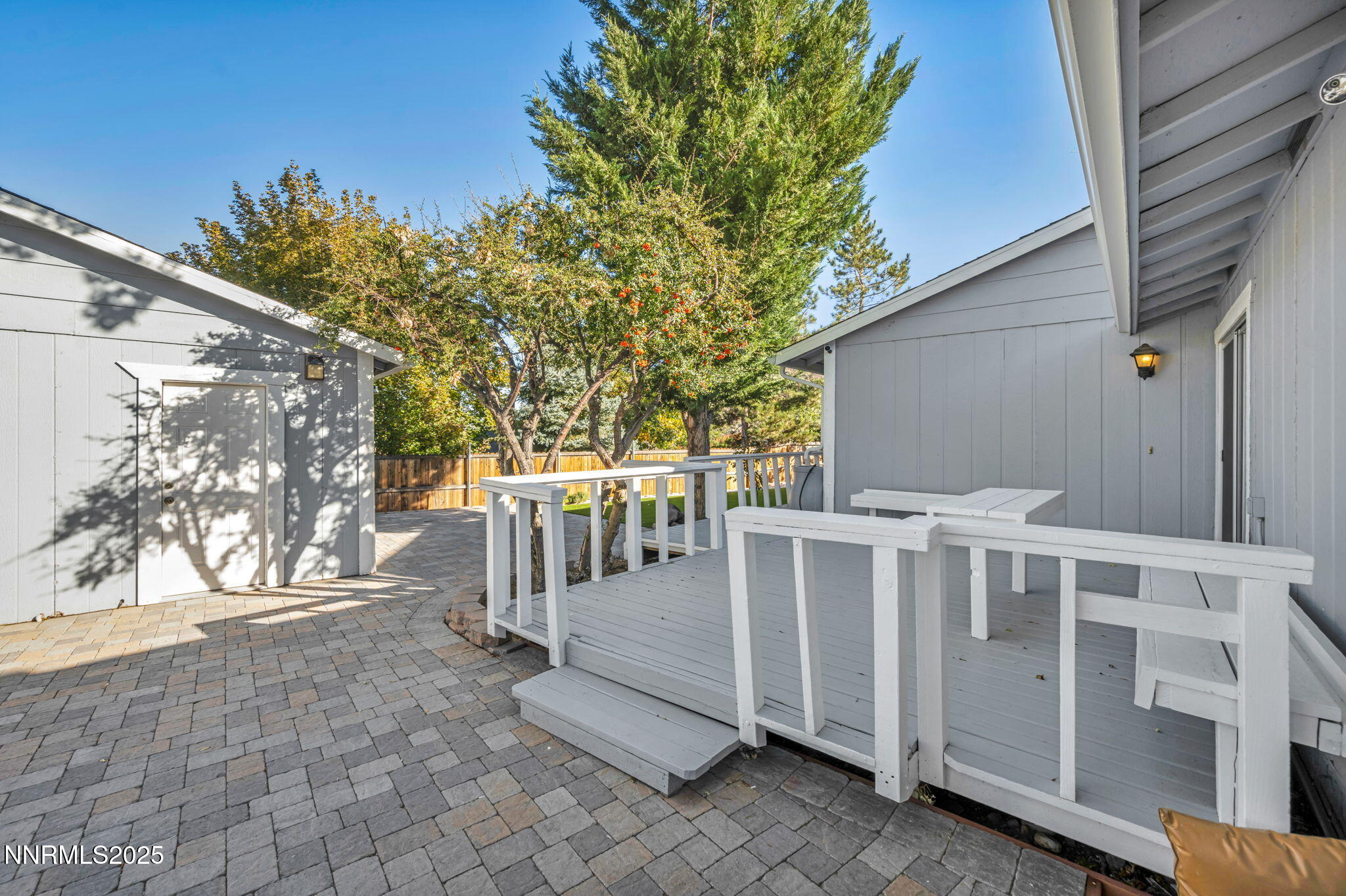 12-web-or-mls-7385-pembroke-dr