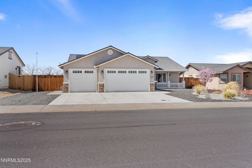 Photo of 1129 Dixie Lane, Fernley, NV 89408 (MLS # 260005138)