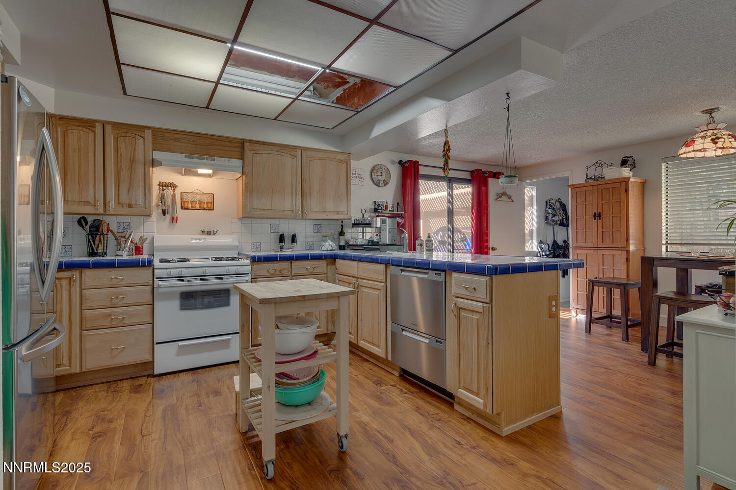 390 W Riverview Cir Reno NV-large-015-01