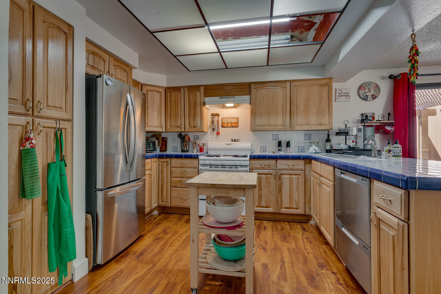 390 W Riverview Cir Reno NV-large-014-00