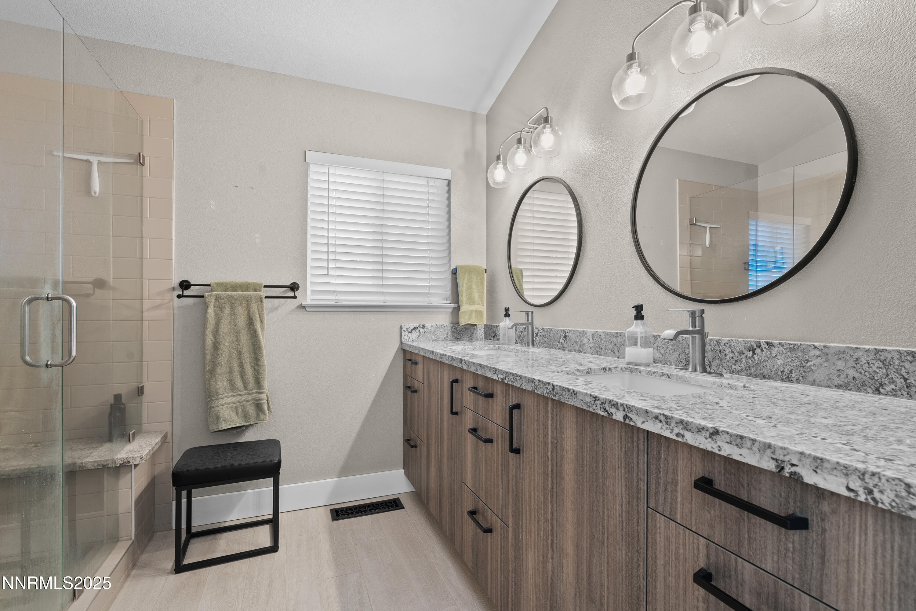 24-2235 Snowmass Dr-123