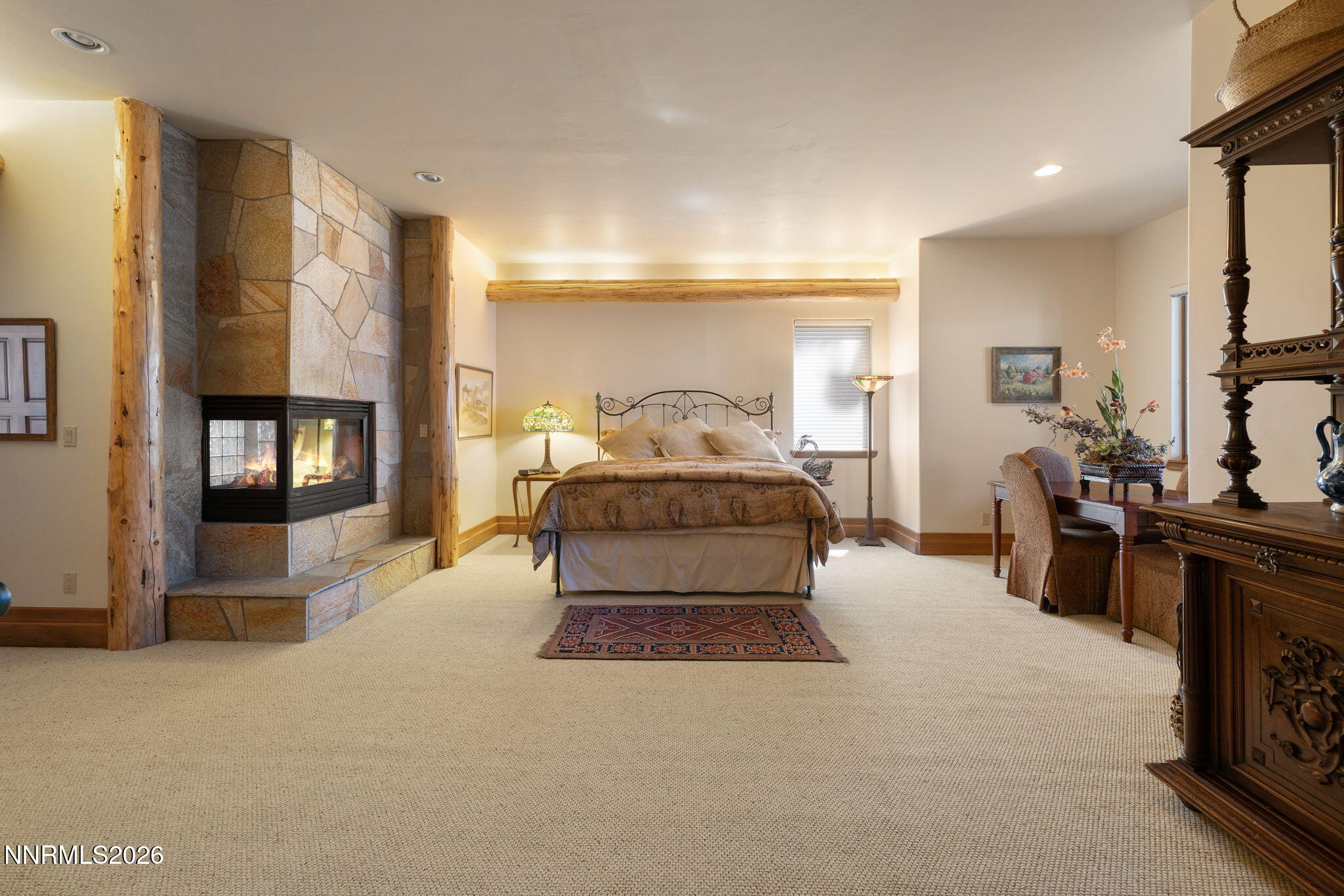 46-web-or-mls-726 Lakeshore interior-47