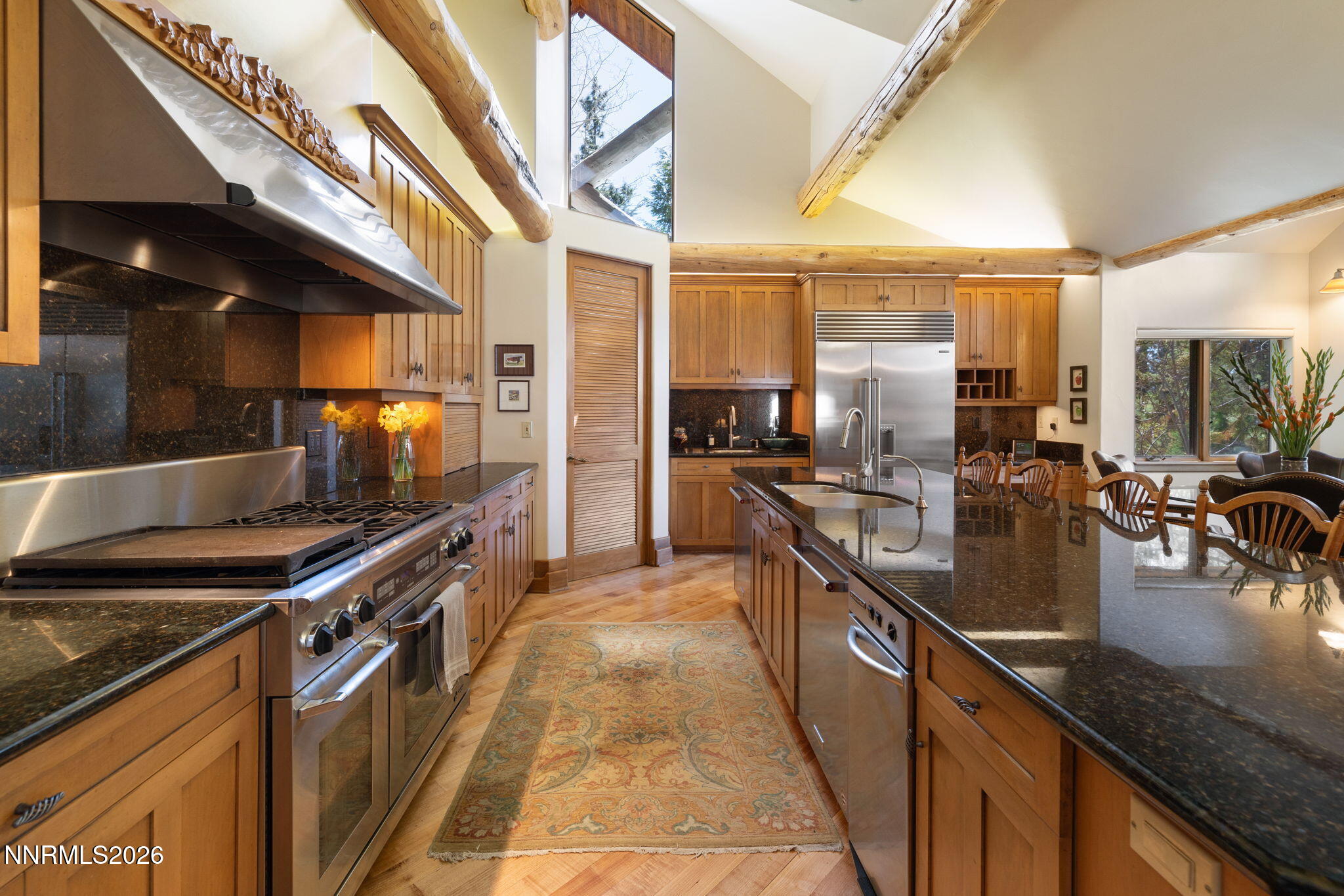 28-web-or-mls-726 Lakeshore interior-29