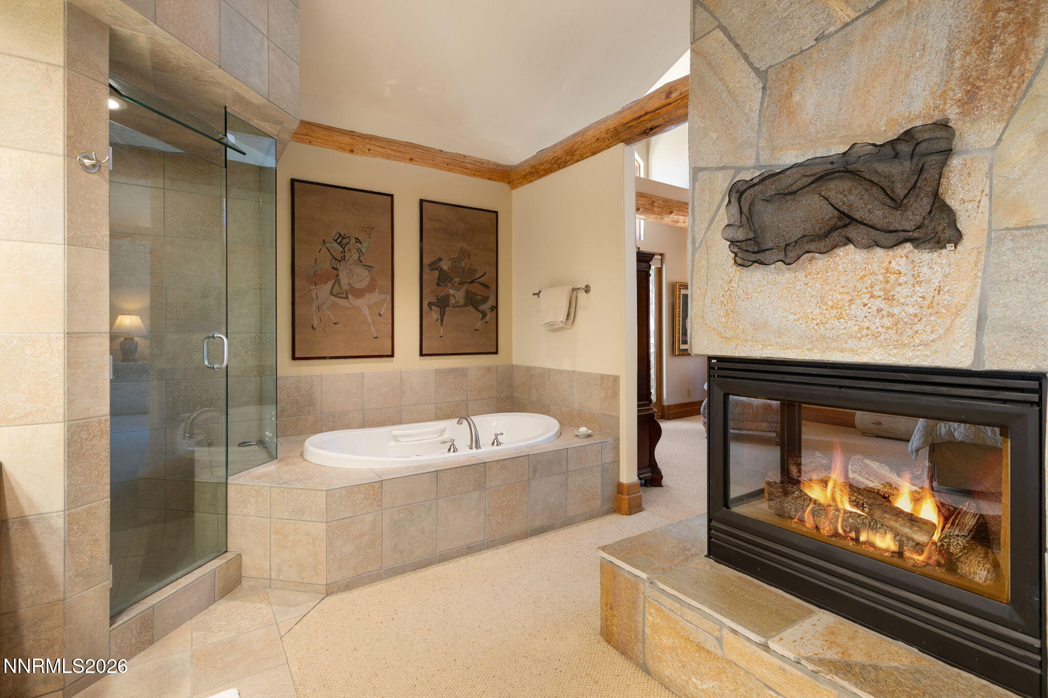 22-web-or-mls-726 Lakeshore interior-23