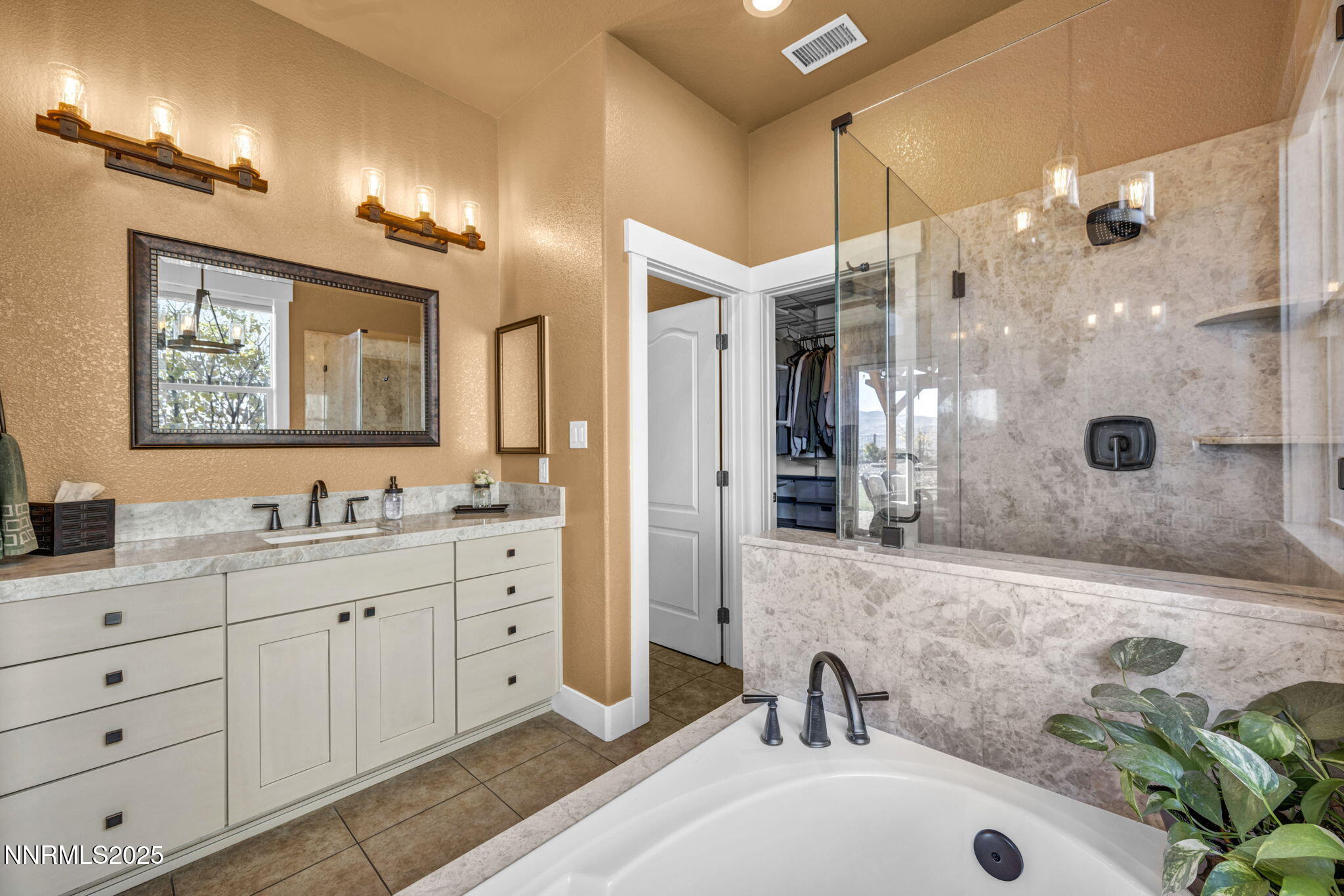 59-web-or-mls-7340-heritage-oaks-dr