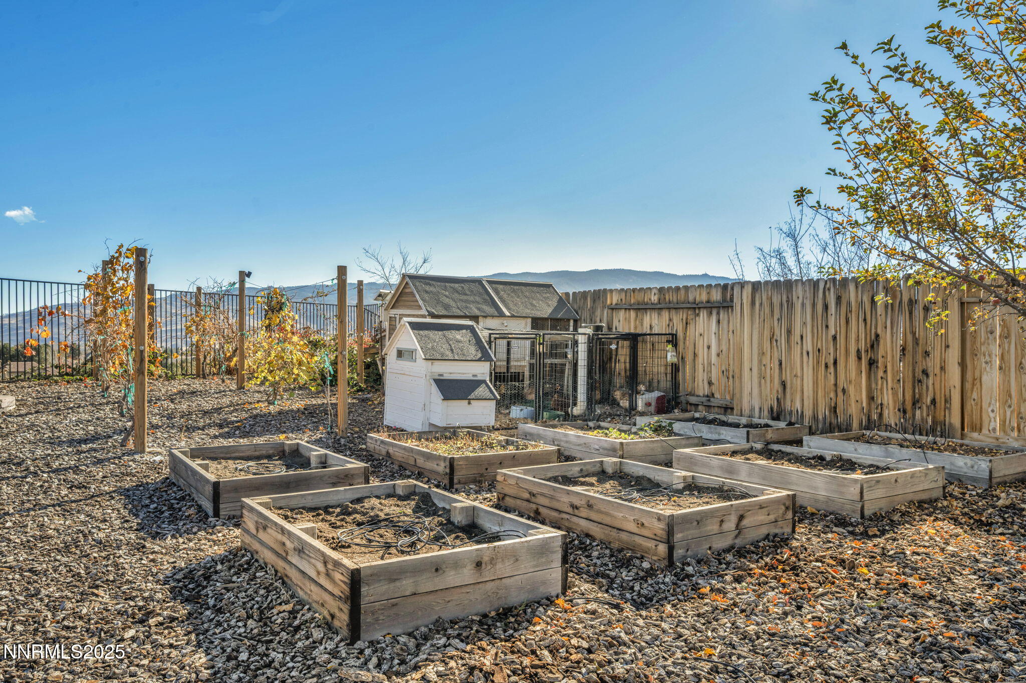 18-web-or-mls-7340-heritage-oaks-dr