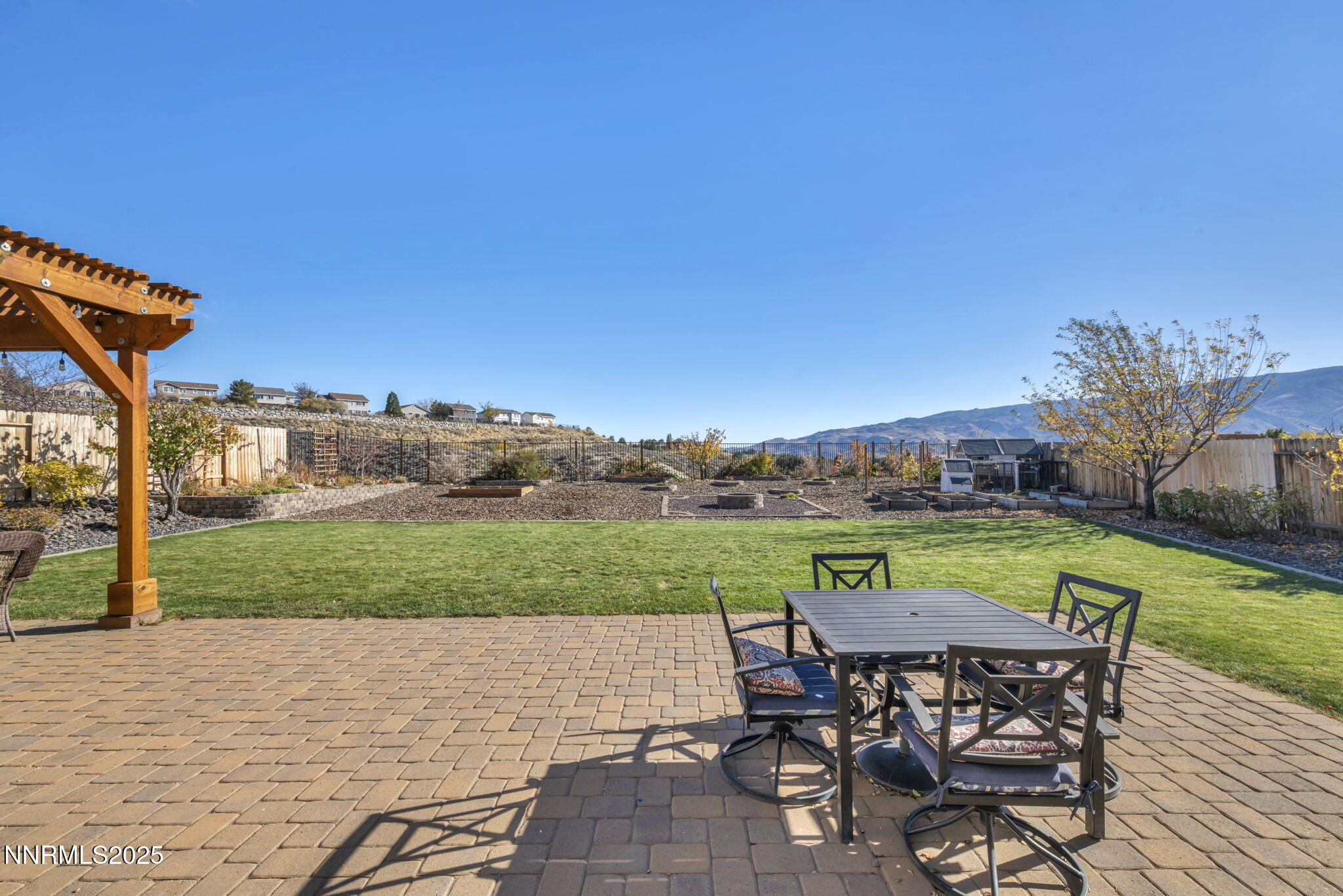 9-web-or-mls-7340-heritage-oaks-dr