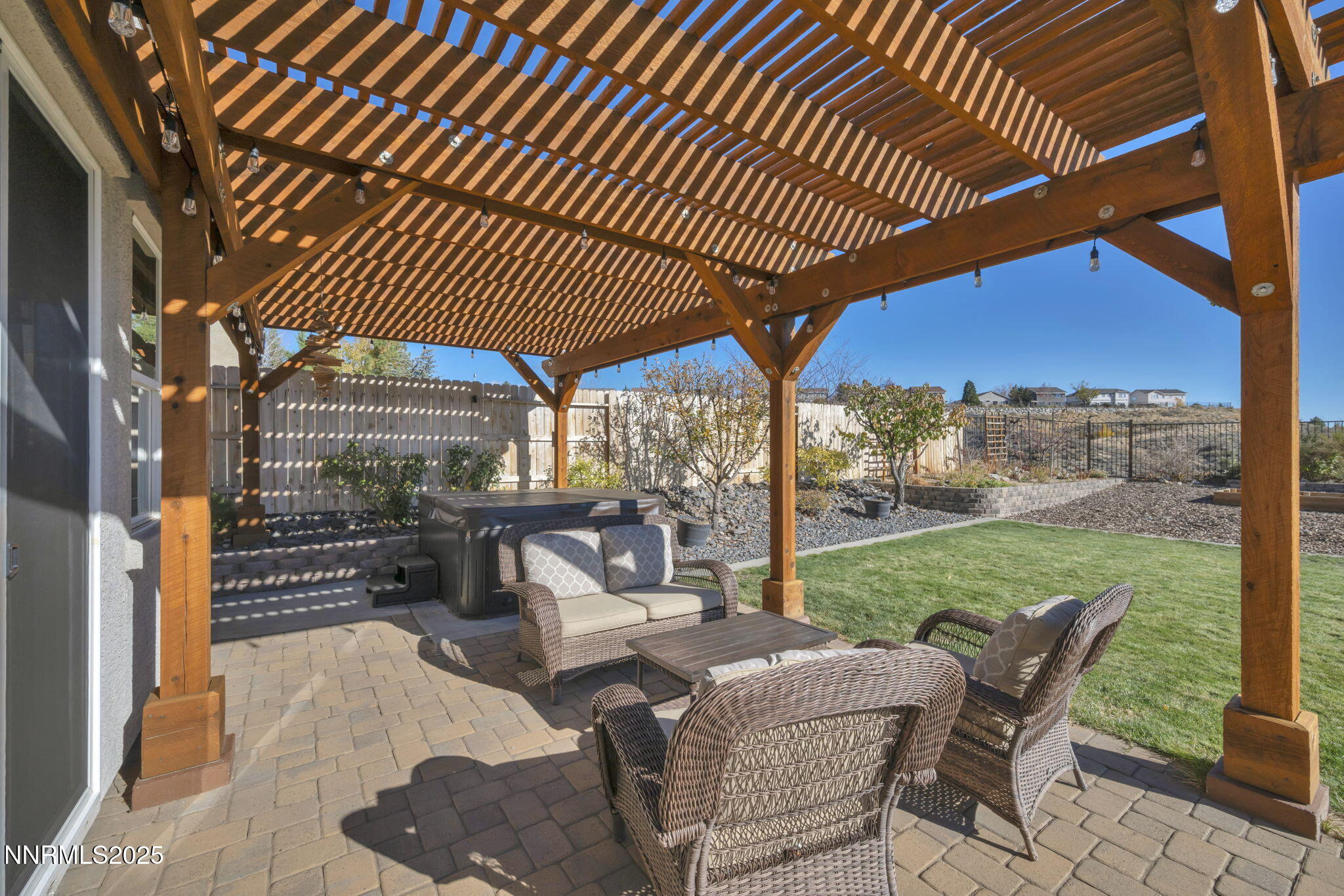 10-web-or-mls-7340-heritage-oaks-dr