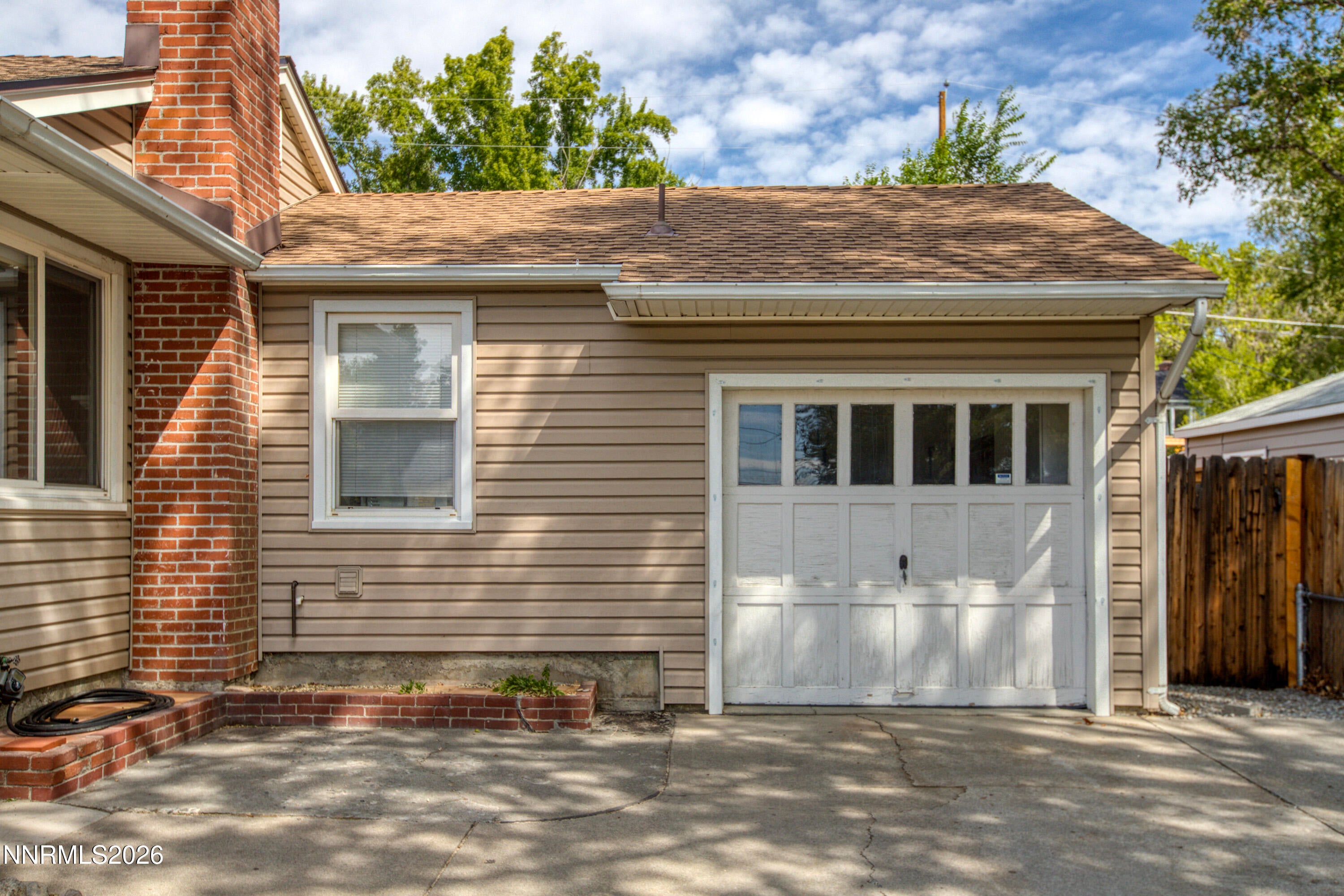 1075 University Terrace