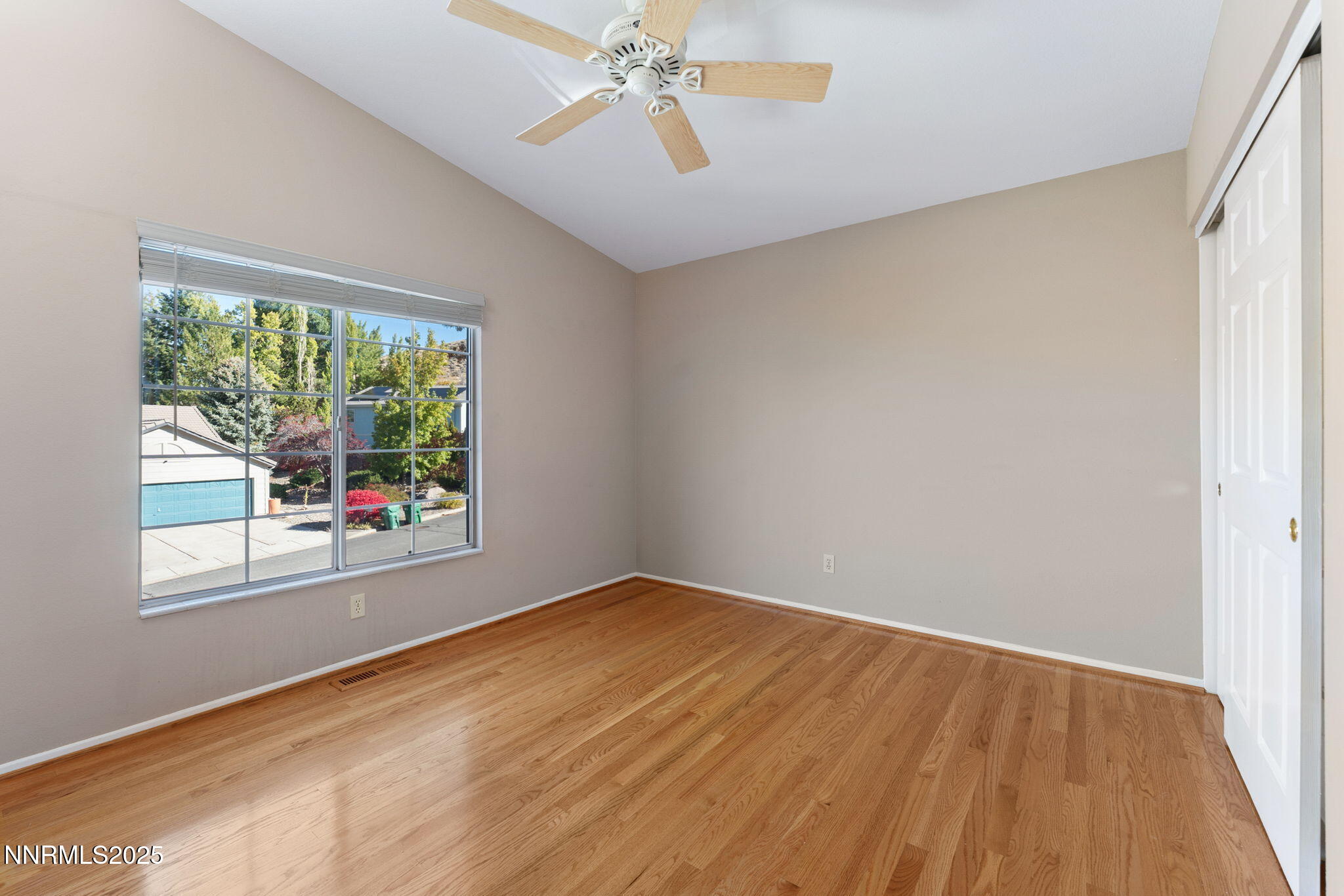 75-web-or-mls-3280 Thornhill-28 (2)